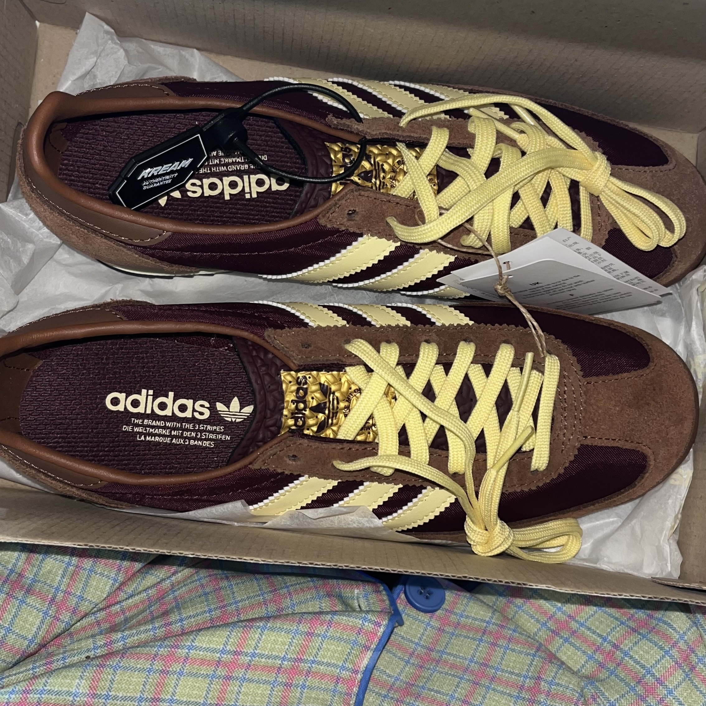 (W) Adidas SL 72 OG Maroon Almost Yellow 착용 스타일