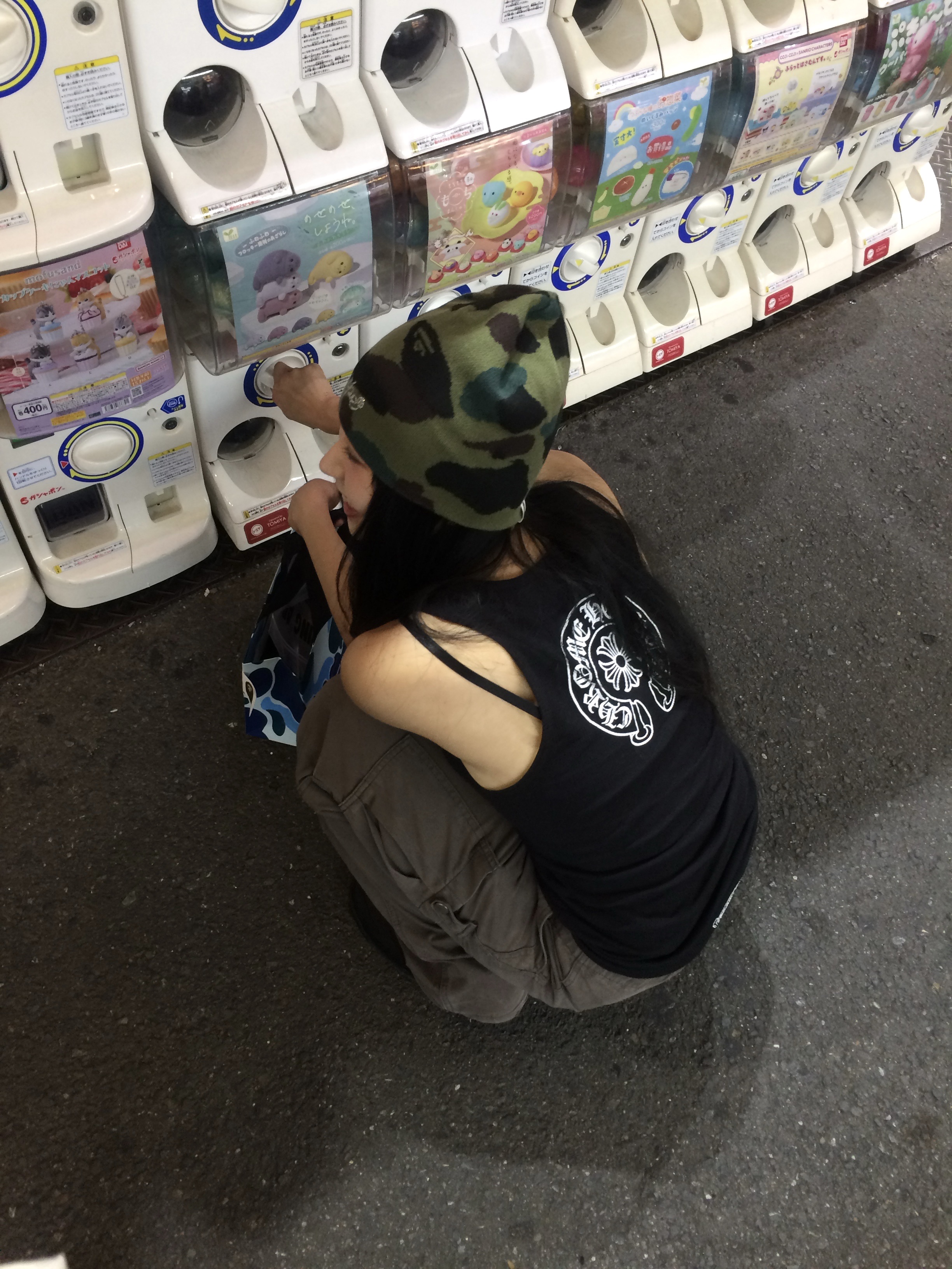 (W) BAPE 1st Camo Crystal Logo Beanie Green, Chrome Hearts Horseshoe Tank Top Black 착용 스타일 - 2