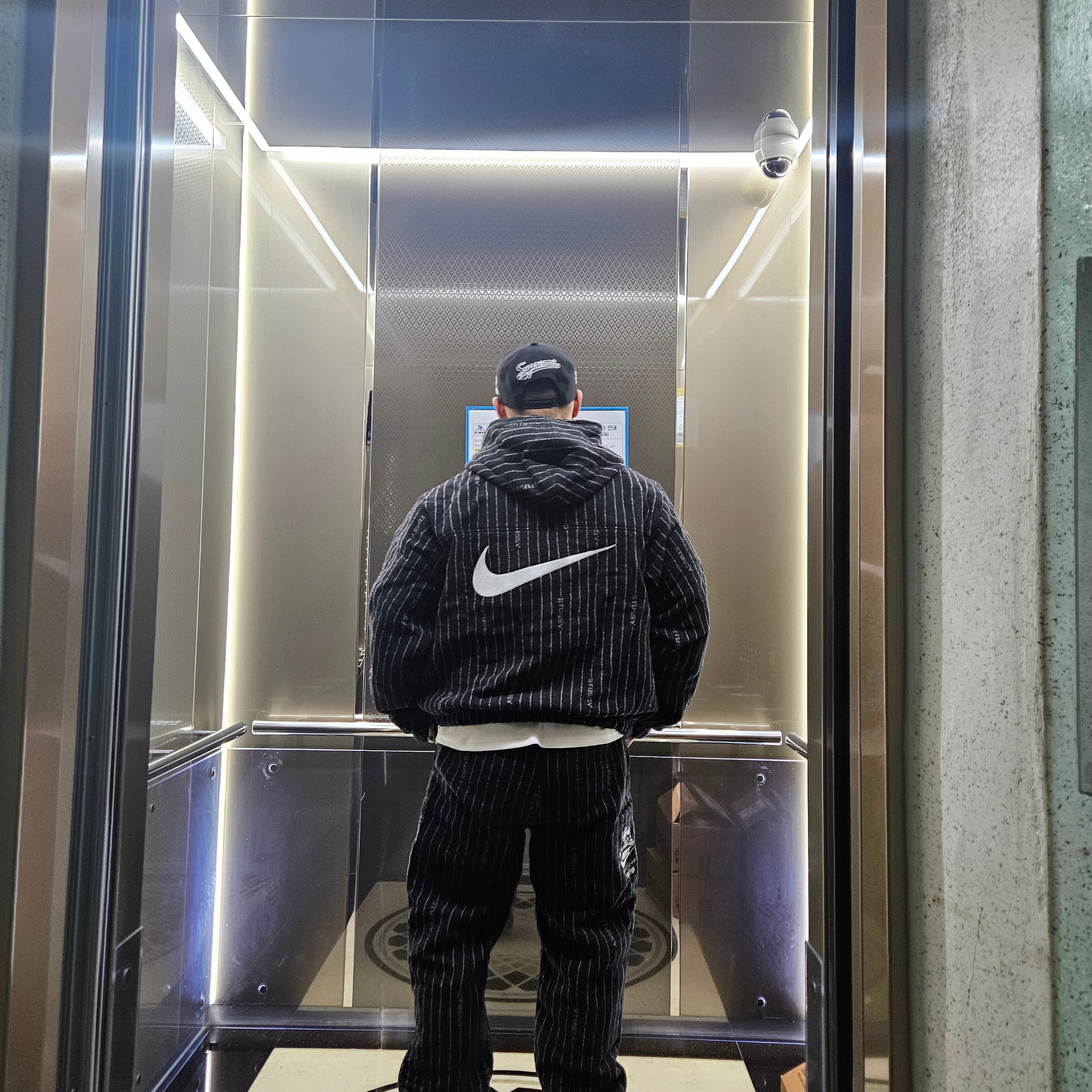 Nike x Stussy NRG Striped Wool Jacket Black (DR4023-010), Nike x Stussy NRG Striped Wool Pants Black (DR4021-010) 착용 스타일 - 2