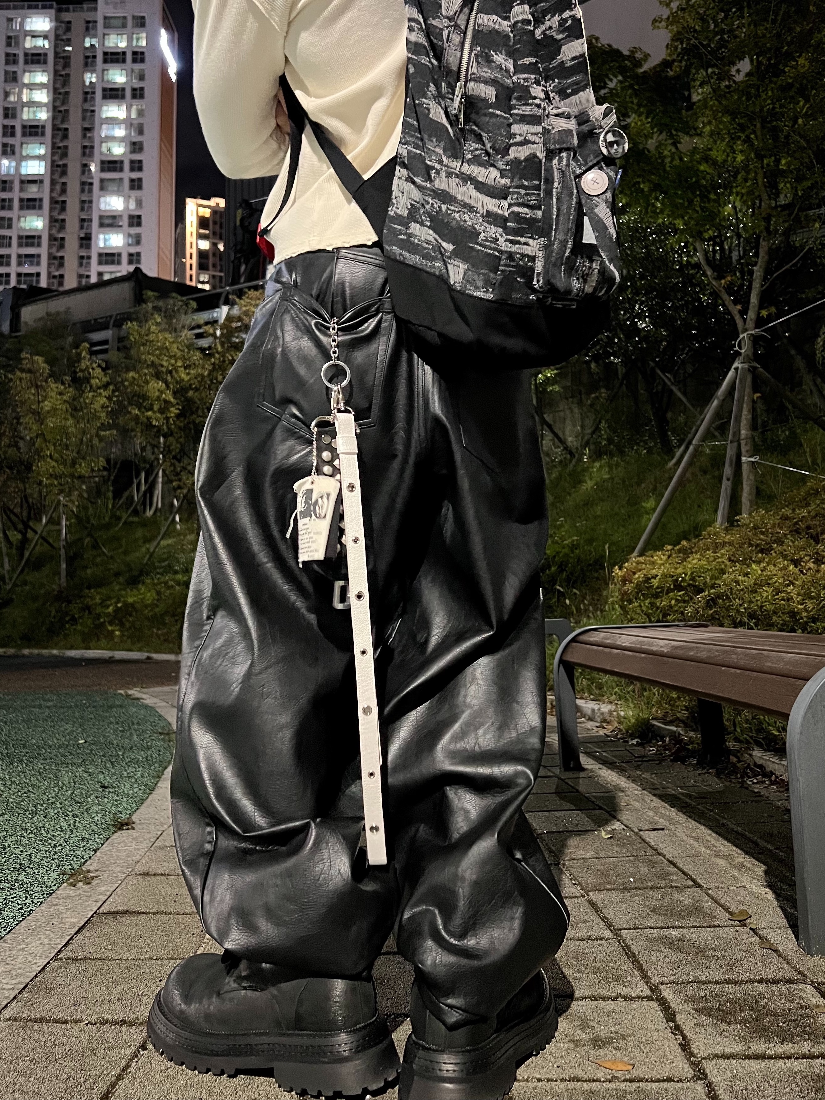 Gentle Monster Paranoyd 02 Silver Clear, farfromwhat far patch cotton backpack_black 착용 스타일 - 6