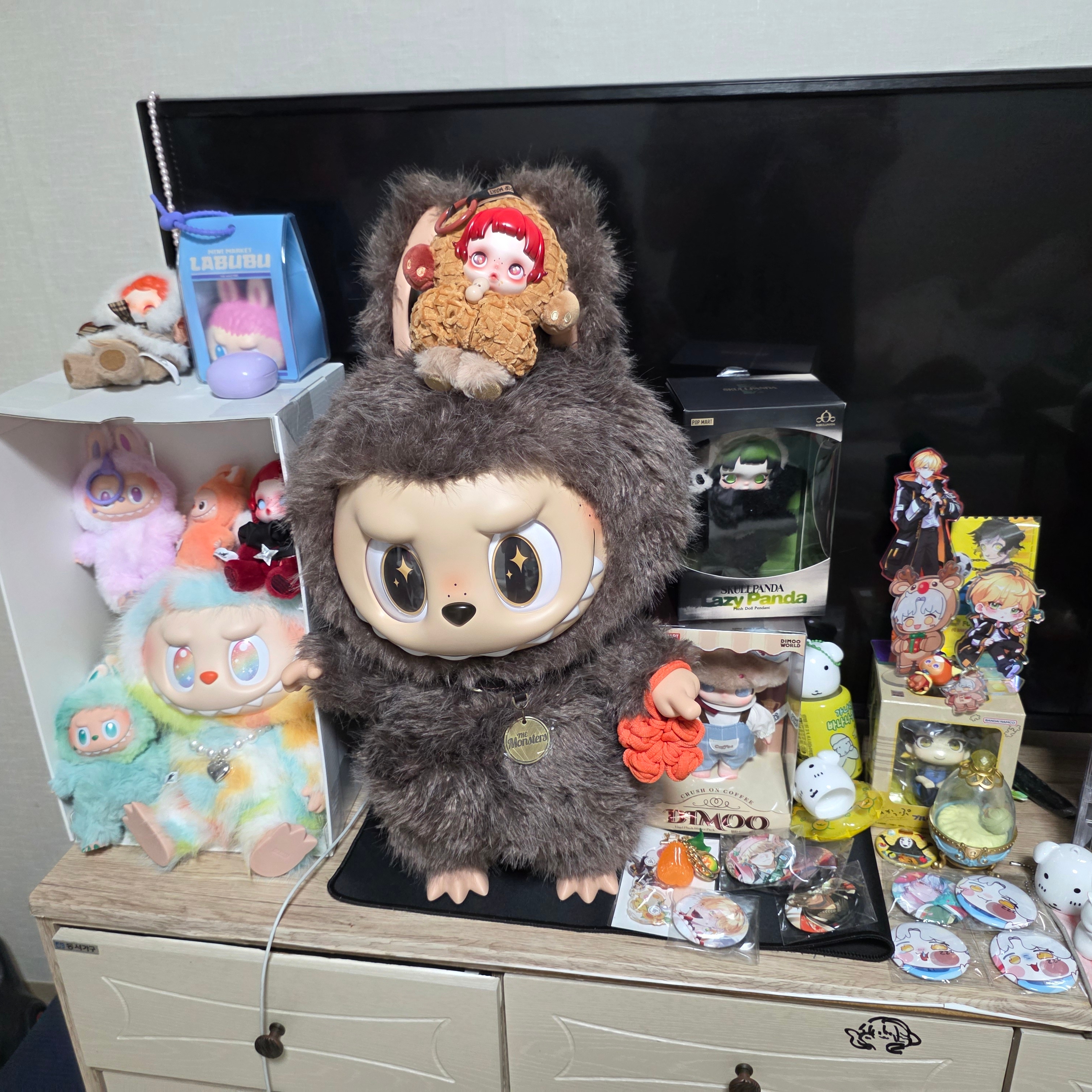 Pop Mart The Monsters I Found You Vinyl Face Doll, Pop Mart Labubu The Monsters Big Into Energy Series-Rock The Universe Vinyl Plush Doll 착용 스타일 - 1