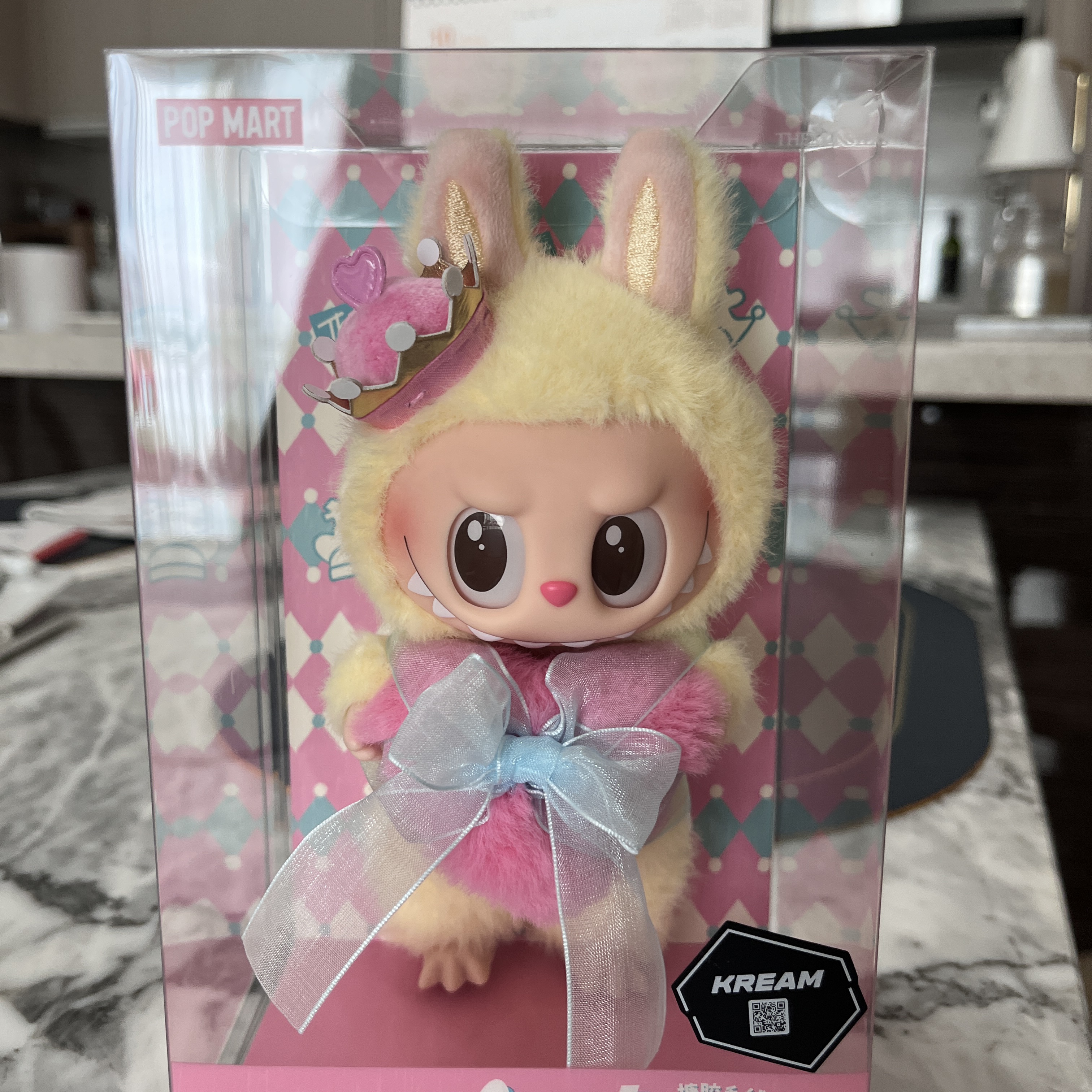 Pop Mart The Monsters Checkmate Series Plush Keyring 착용 스타일