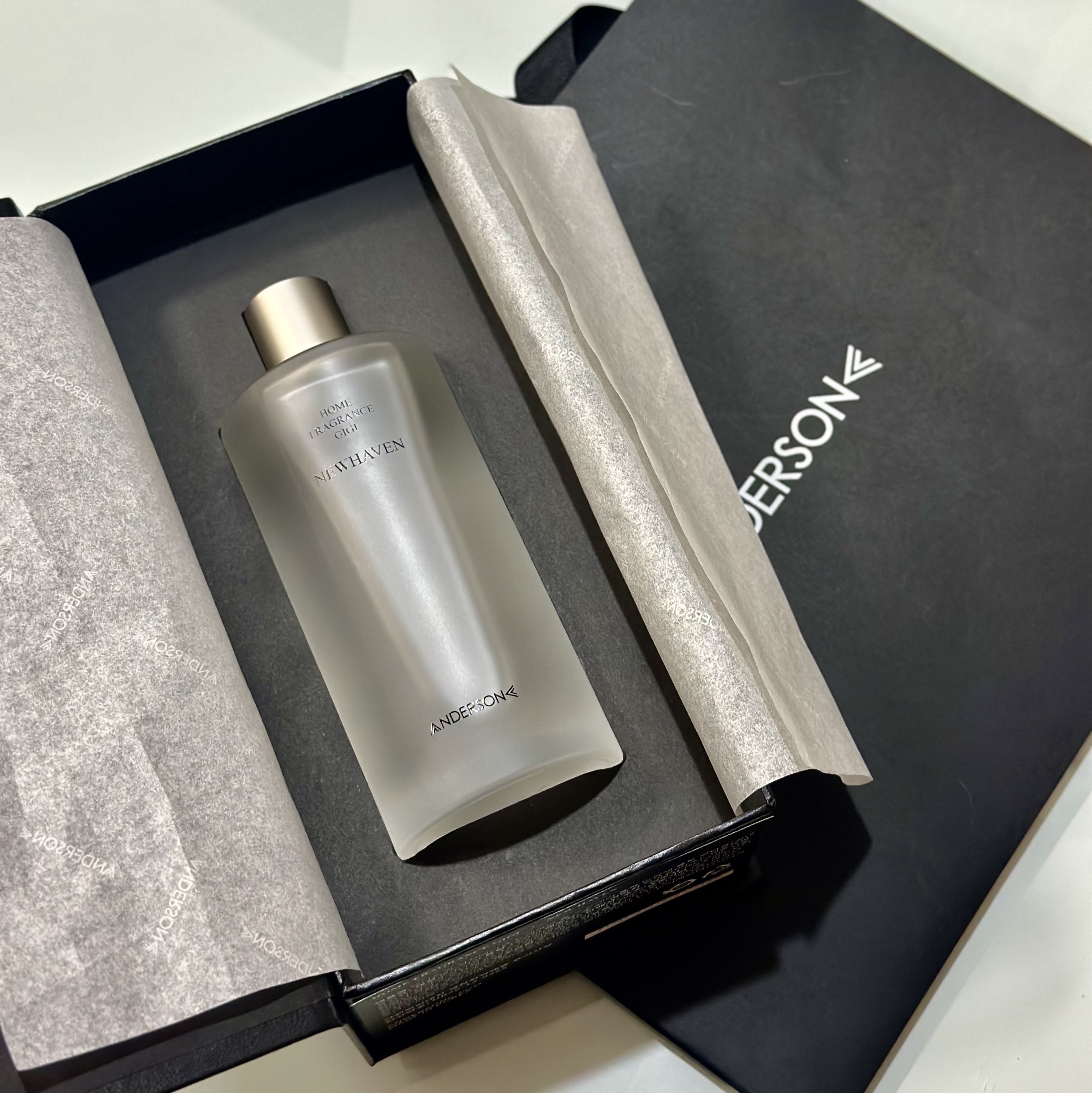 ANDERSONC Home Fragrance GIGI - New Haven 착용 스타일 - 2