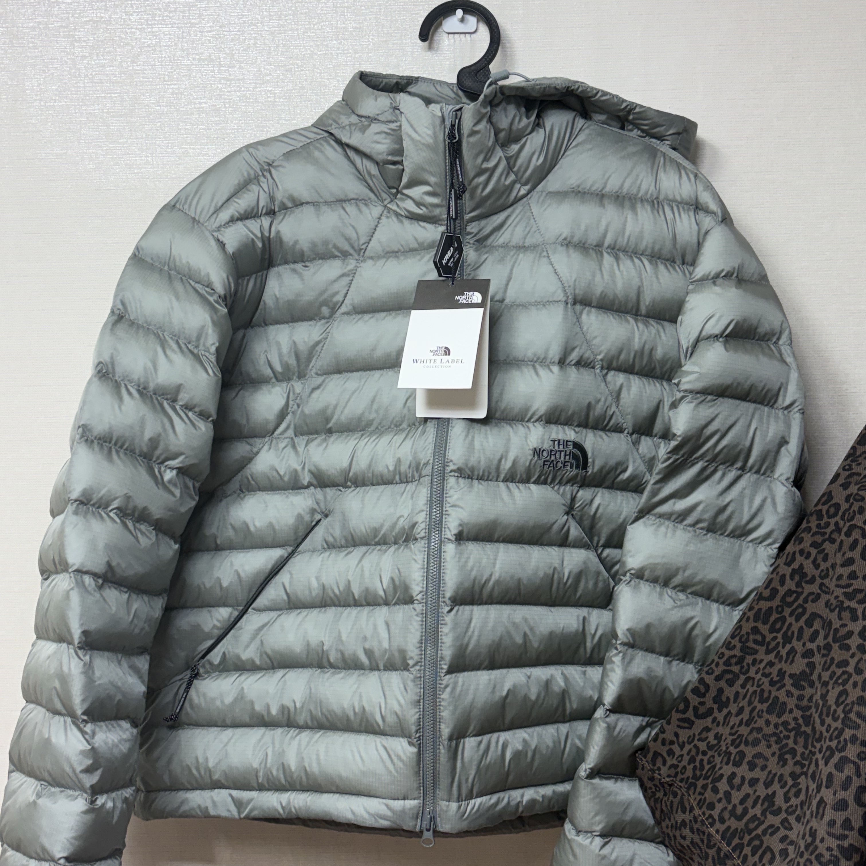 The North Face Ventus On Jacket Silver 착용 스타일 - 1