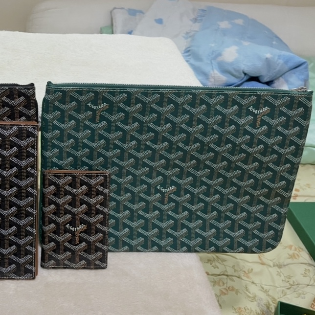 Goyard Senat Pochette MM Green 착용 스타일