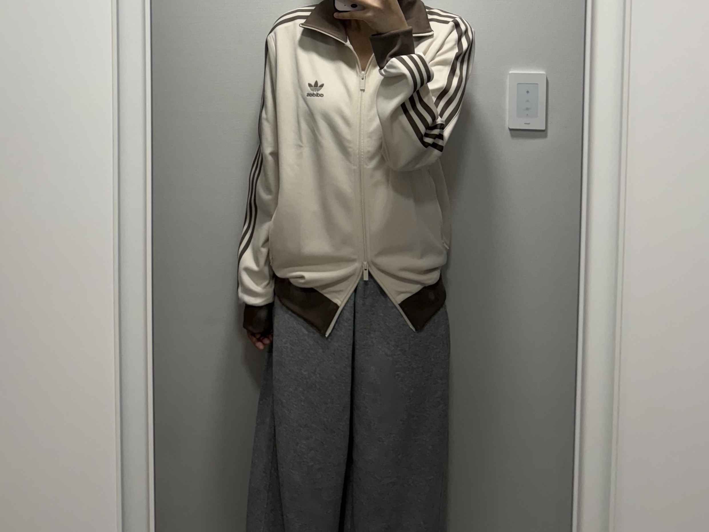 Adidas Adicolor Classic Beckenbauer Track Top Wonder White Trace Brown - KR Sizing 착용 스타일 - 1