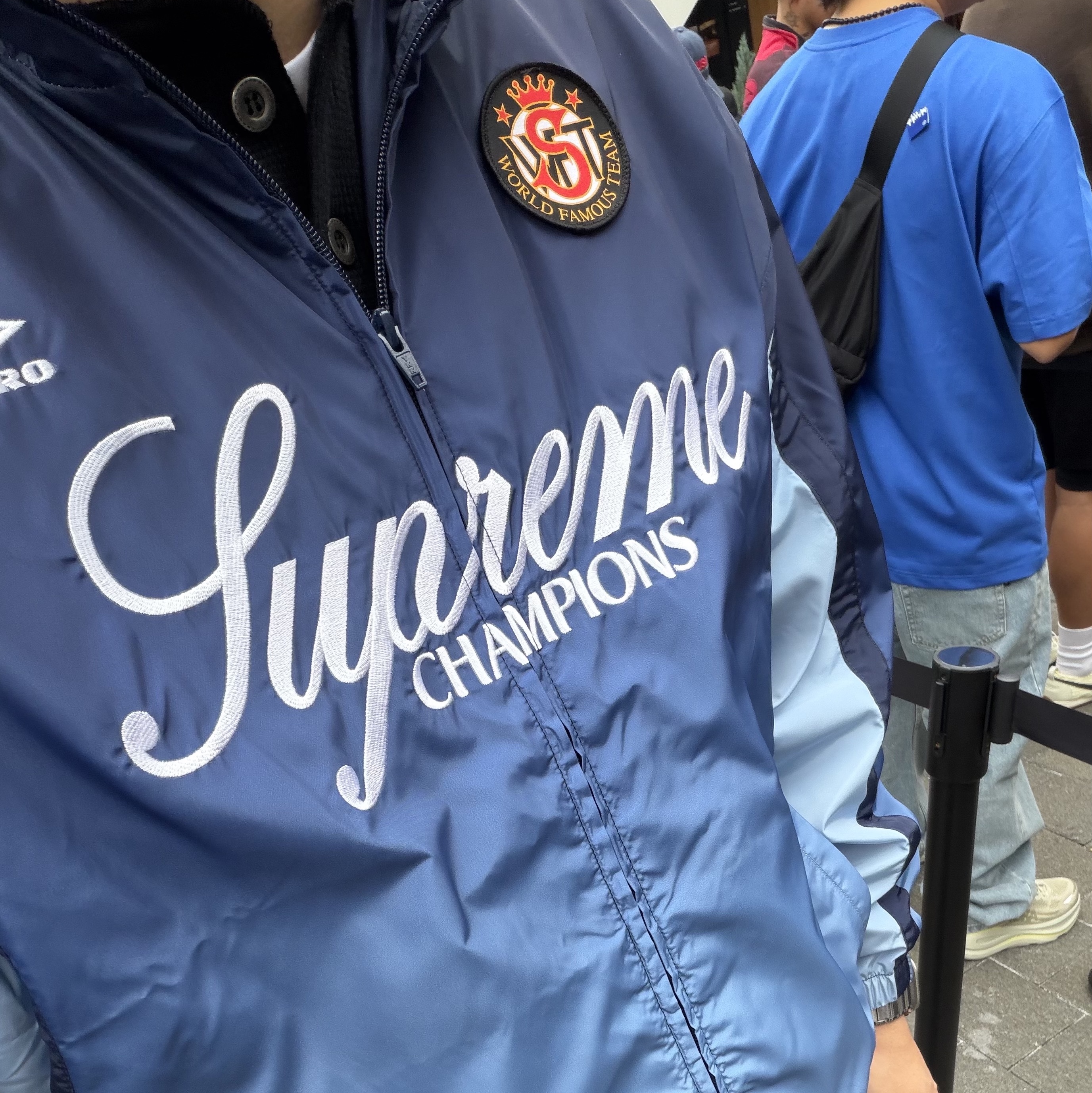 Supreme x Umbro Gradient Track Jacket Navy - 25FW 착용 스타일