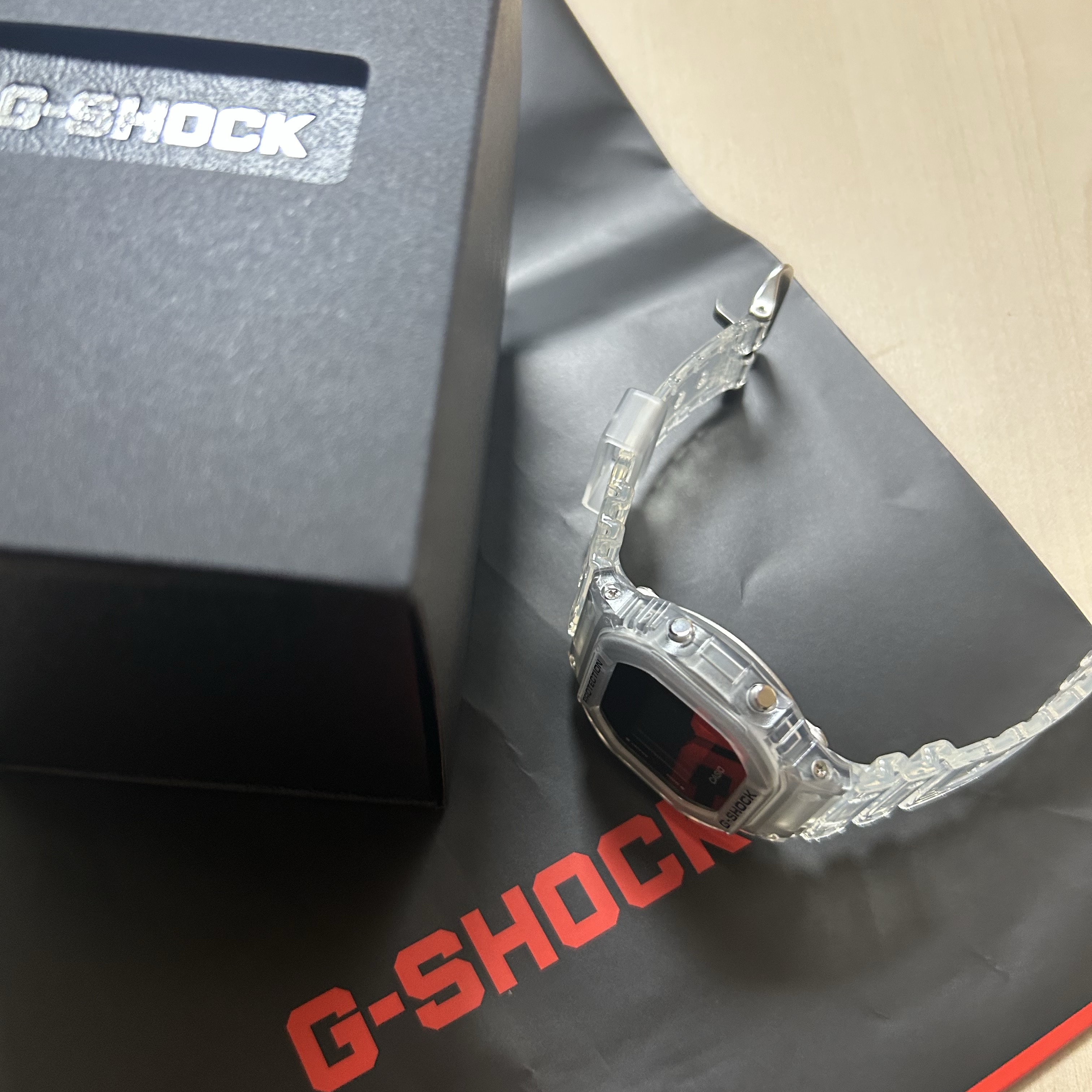 Casio G-Shock DW-5600USKE-7 착용 스타일