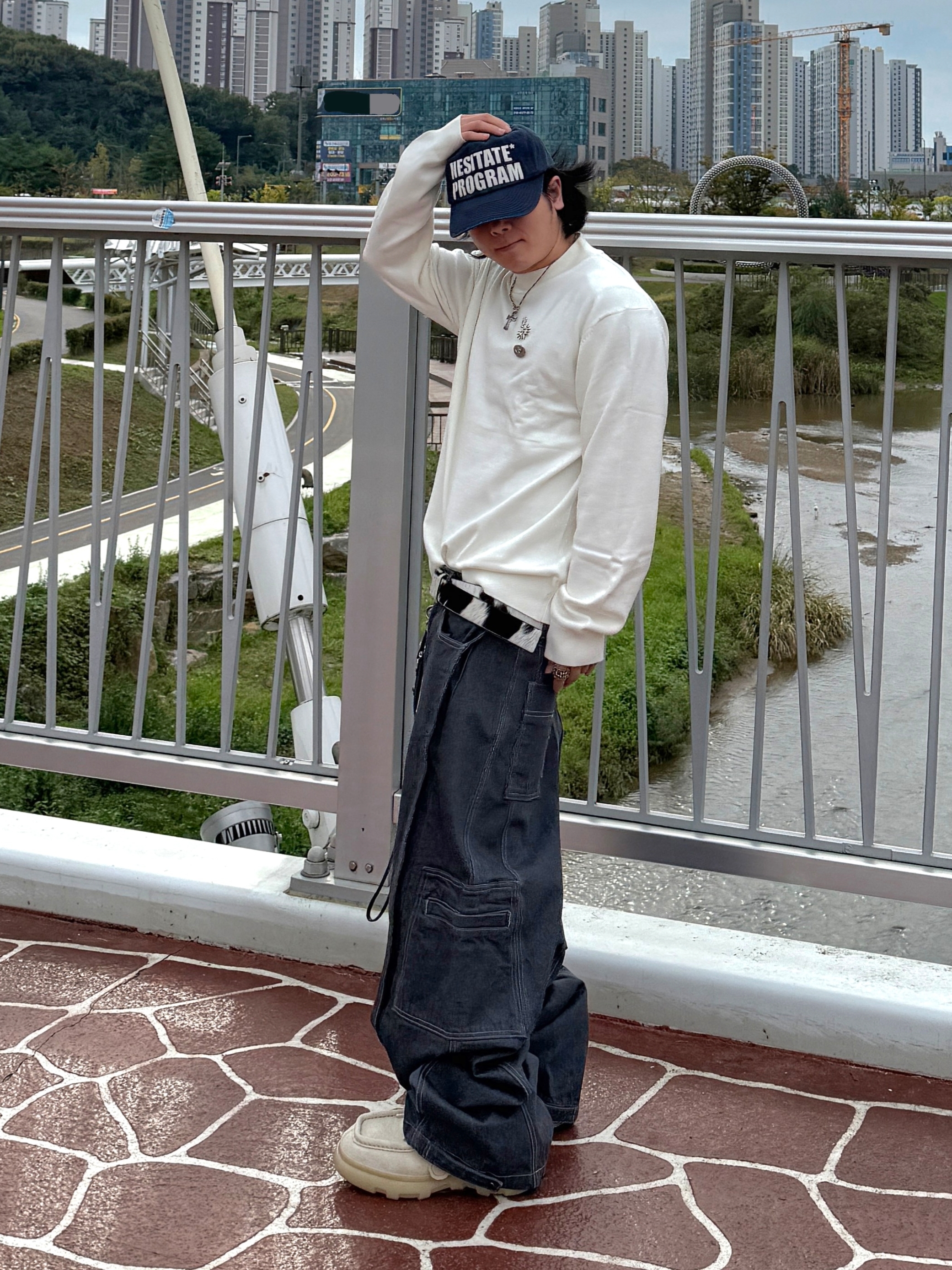Burberry Suede Creeper Mid Shoes Clay, The Coldest Moment Program Cap Navy 착용 스타일 - 1