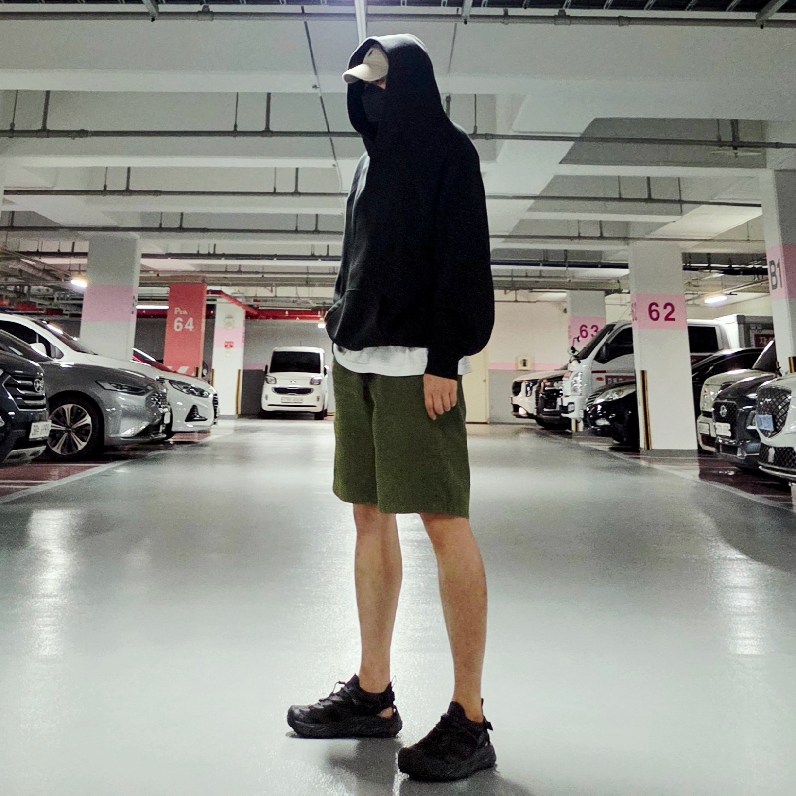 Essentials Pull-Over Hoodie Black - 21SS, Hoka Hopara 2 Black 착용 스타일 - 2