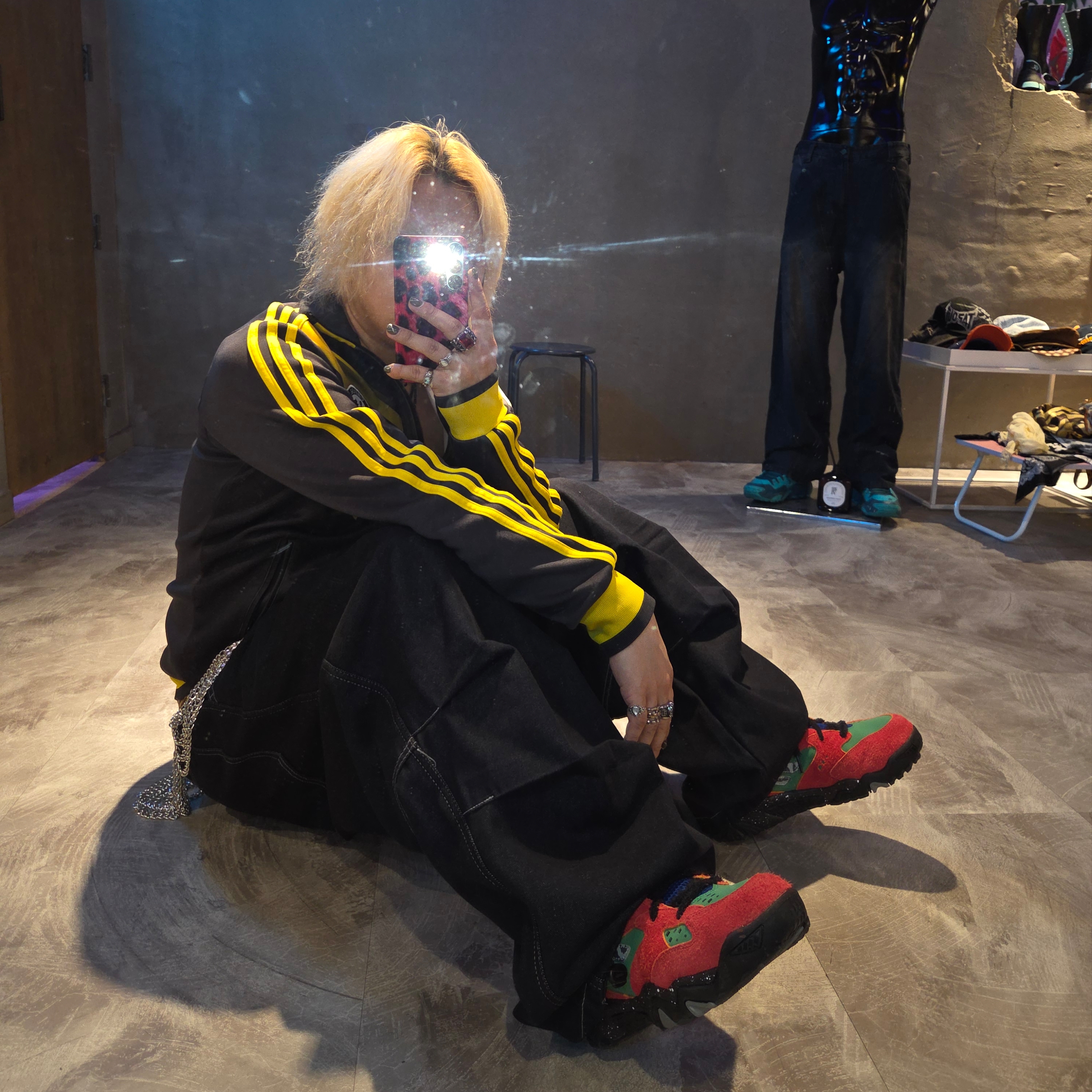 Reebok x Yeseyesee Pre Season Low Red 착용 스타일 - 2