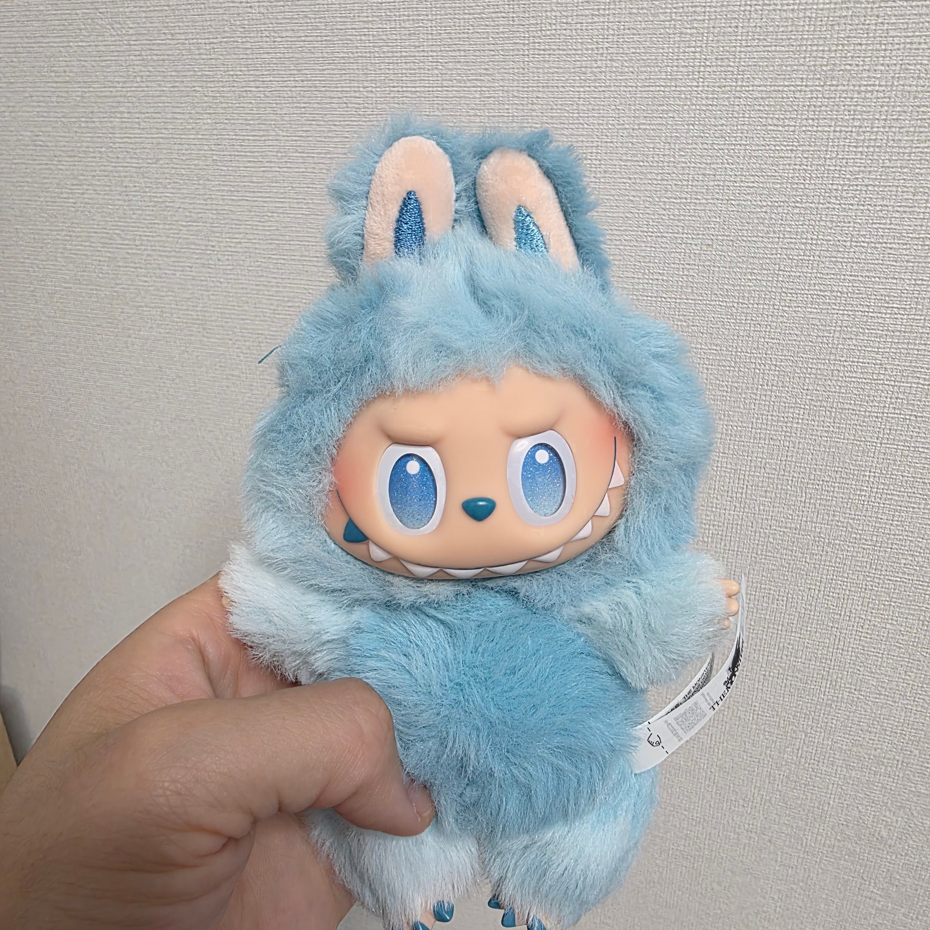 Pop Mart Labubu The Monsters Highlight Series Sealed Case (1 Blind Box) 착용 스타일