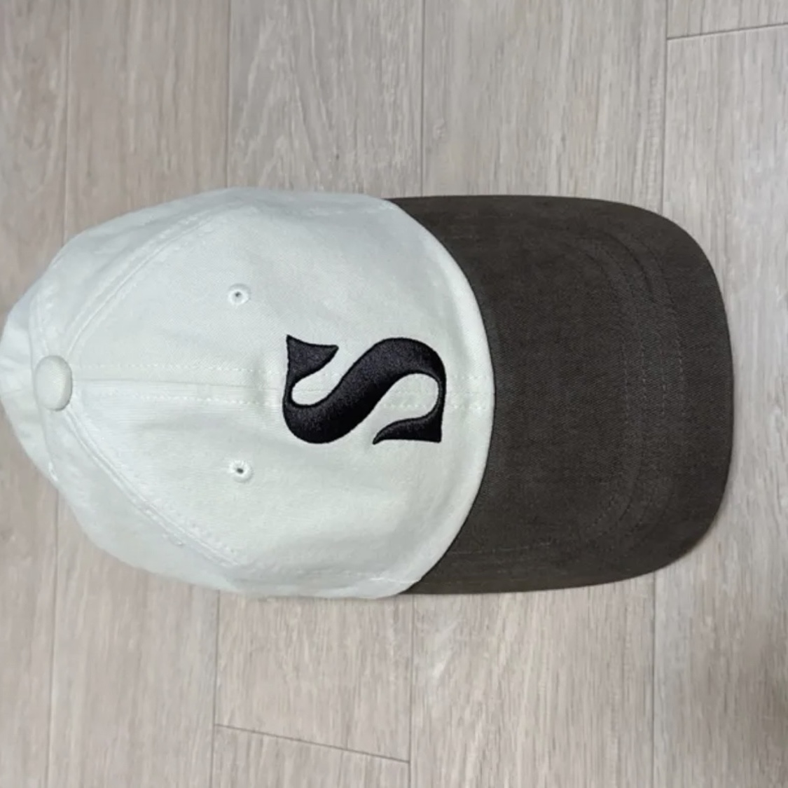 SATUR Vintage Mix Casual Ball Cap Cream Brown 착용 스타일