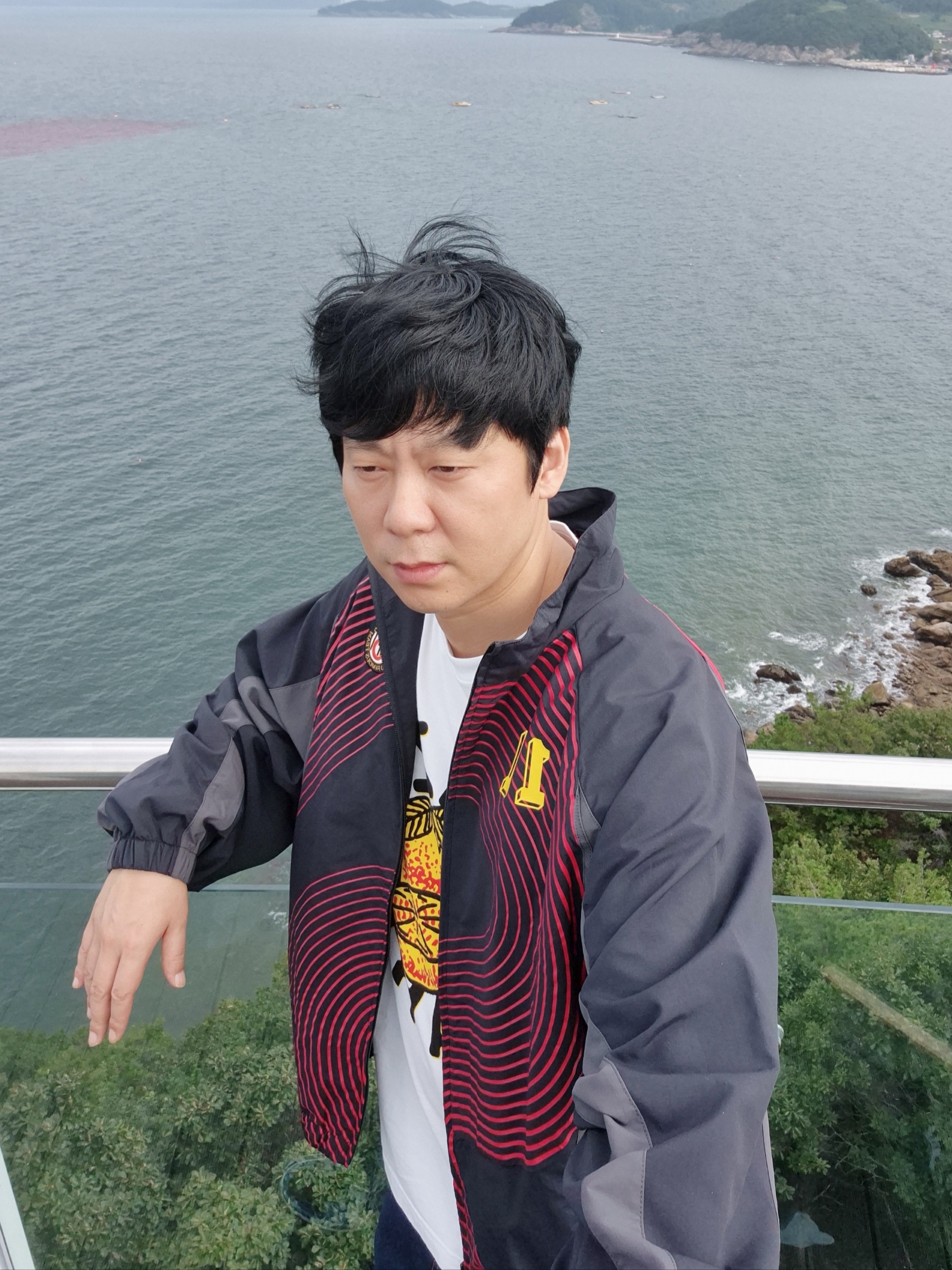 Supreme S Logo Track Jacket Black - 24FW, Palace P90 College Stress Baggy Jean Indigo Wash - 24FW 착용 스타일 - 4