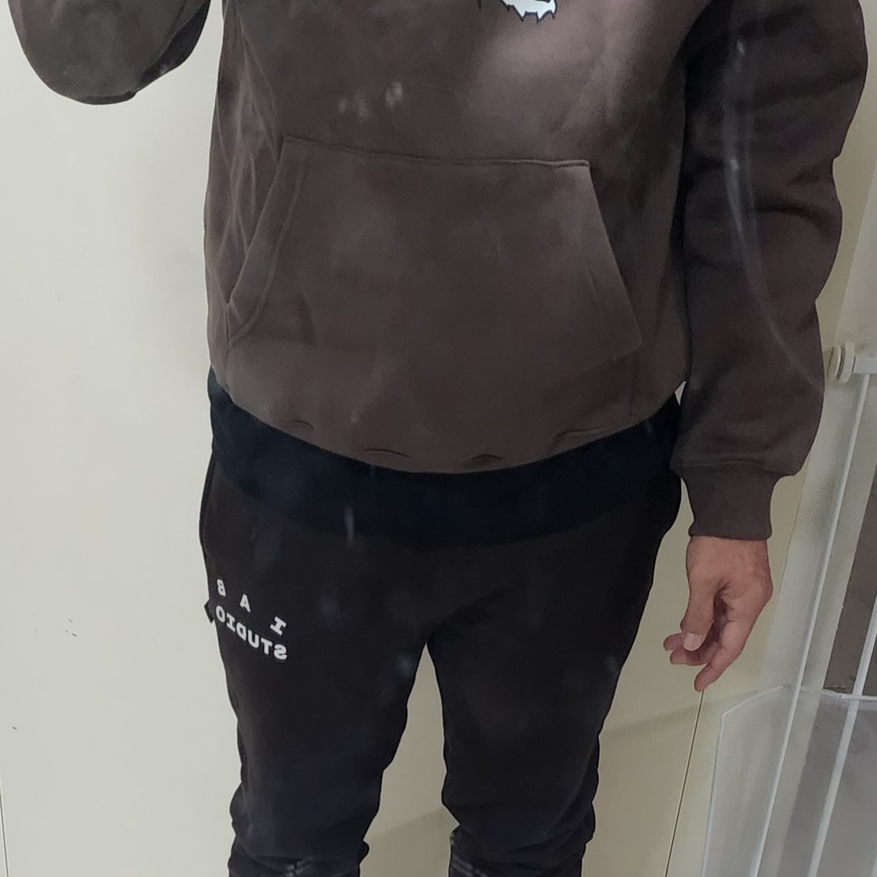 IAB Studio Sweatpants Brown, Kia Tigers x IAB Studio V12 Hoodie Brown 착용 스타일