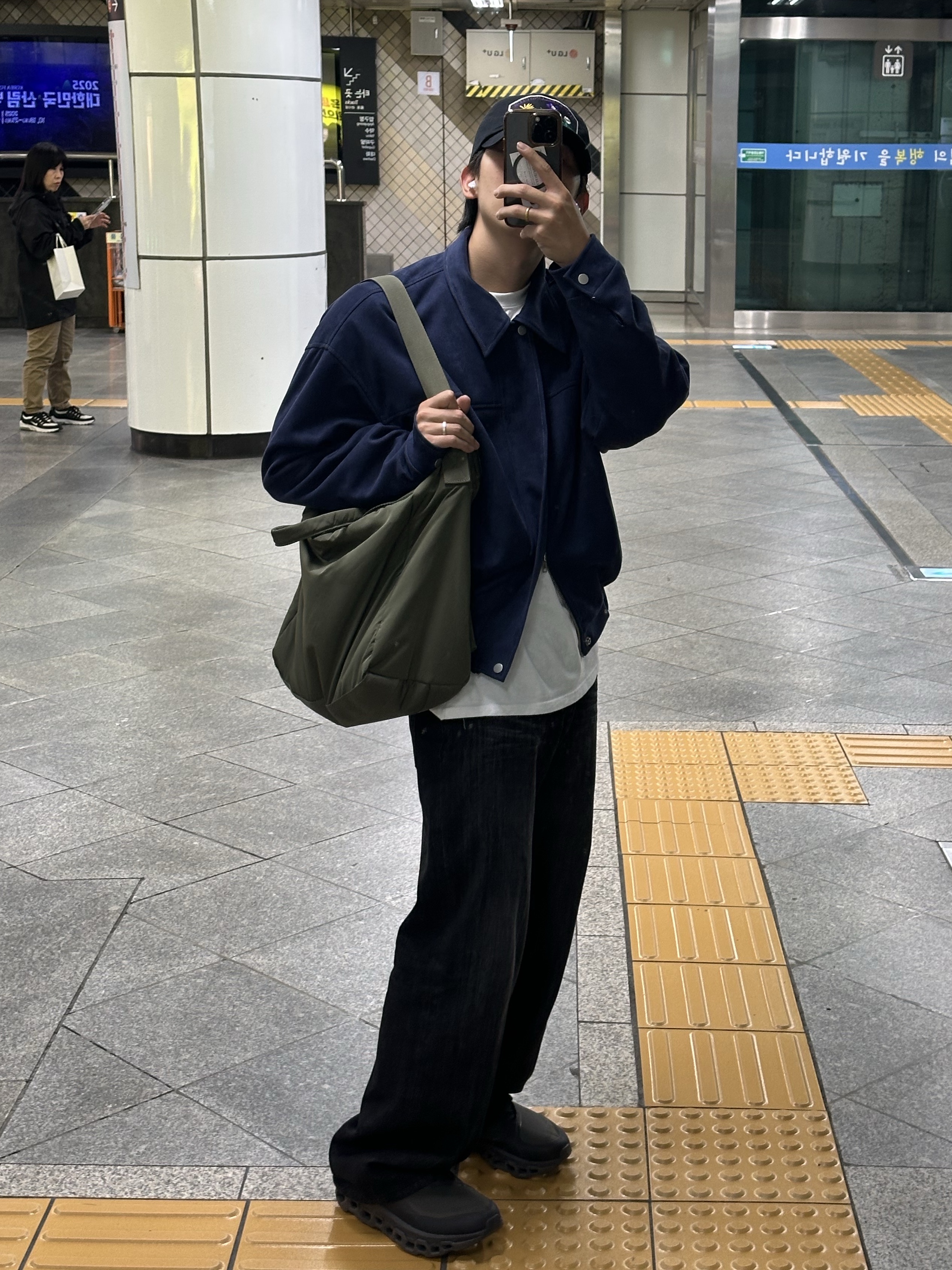 On Running x Post Archive Faction (Paf) Cloudmonster 2 Thorn Brown 착용 스타일