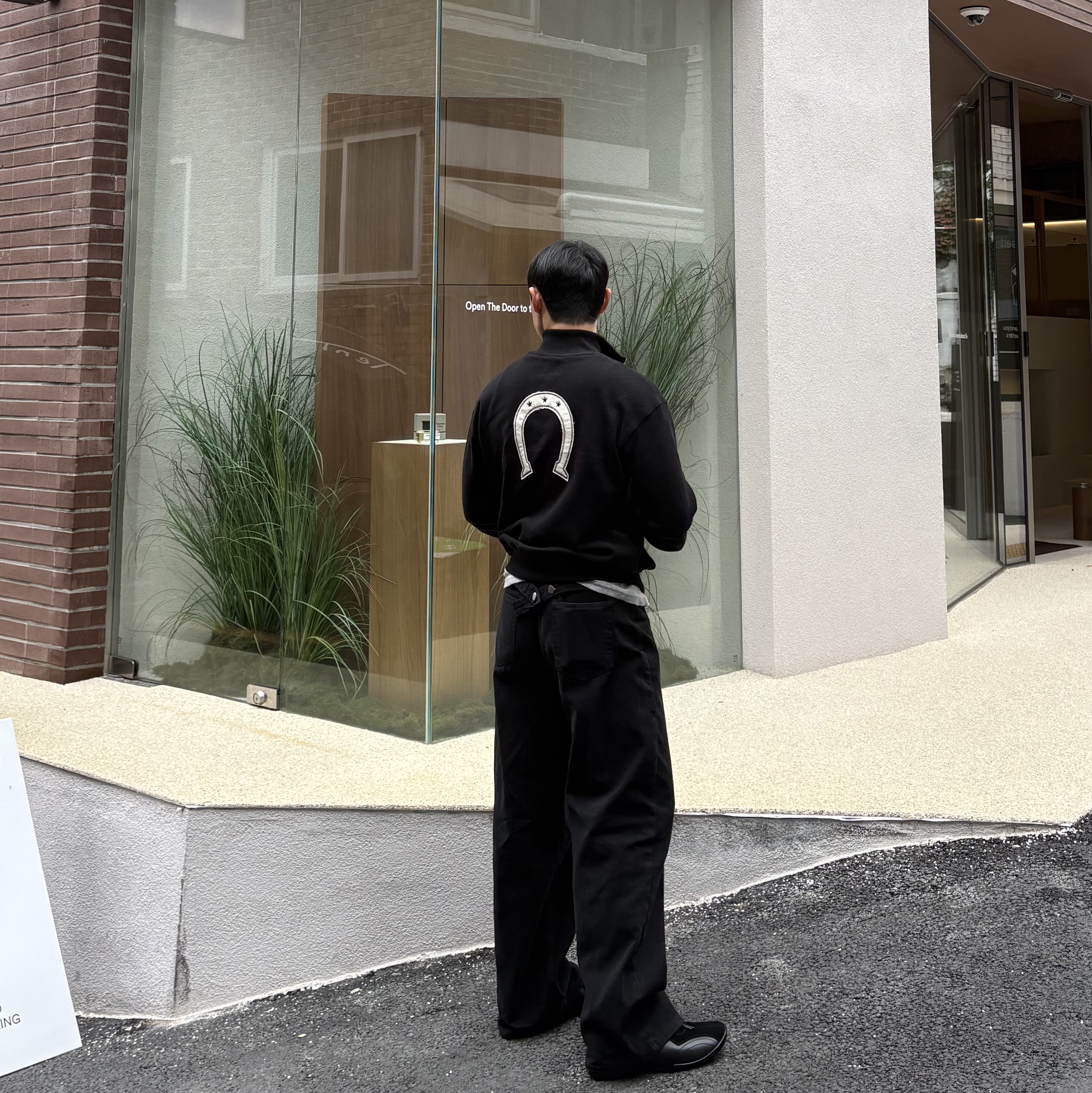 Pemont Square Black 착용 스타일 - 1