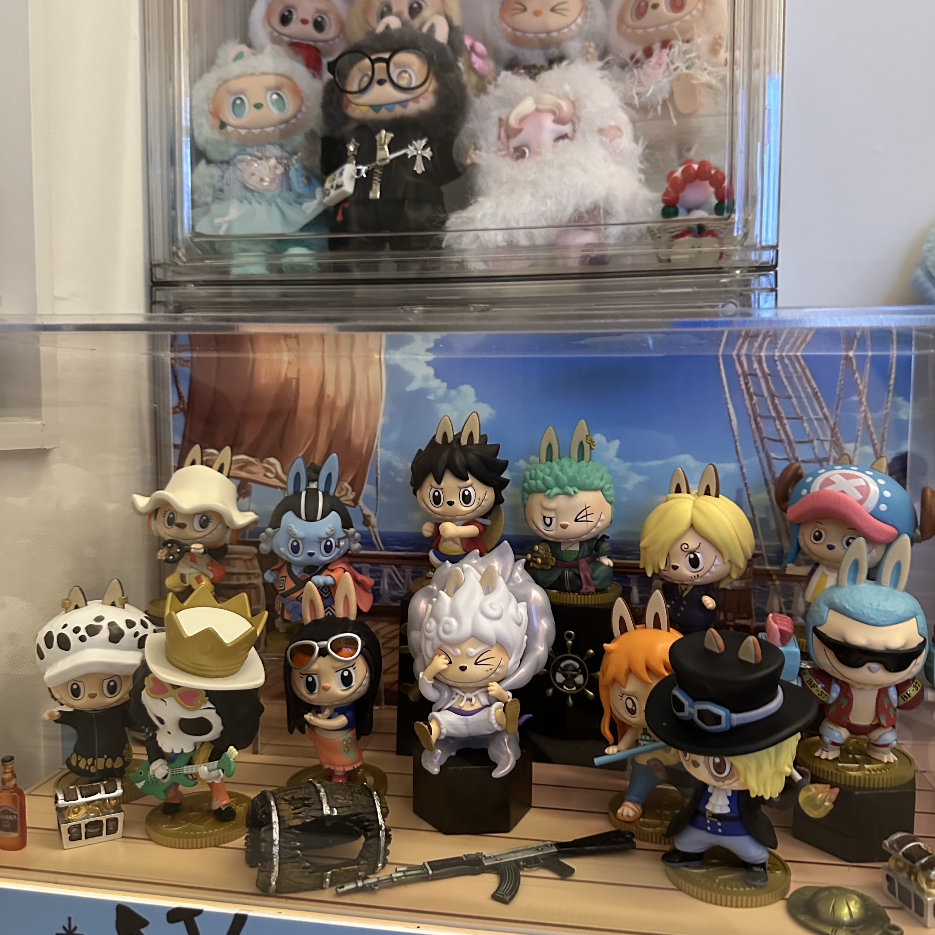 Pop Mart Labubu The Monsters x One Piece Series Figures Monkey.D.Luffy (Gear 5) (Opened Case) 착용 스타일