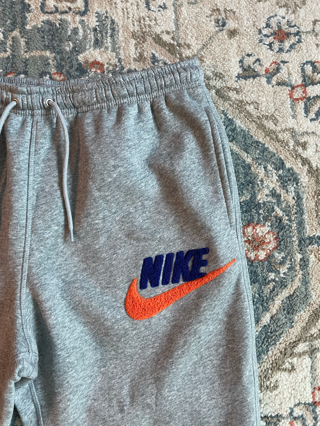 Nike Club Fleece Joggers Dark Grey Heather - Asia 착용 스타일 - 2