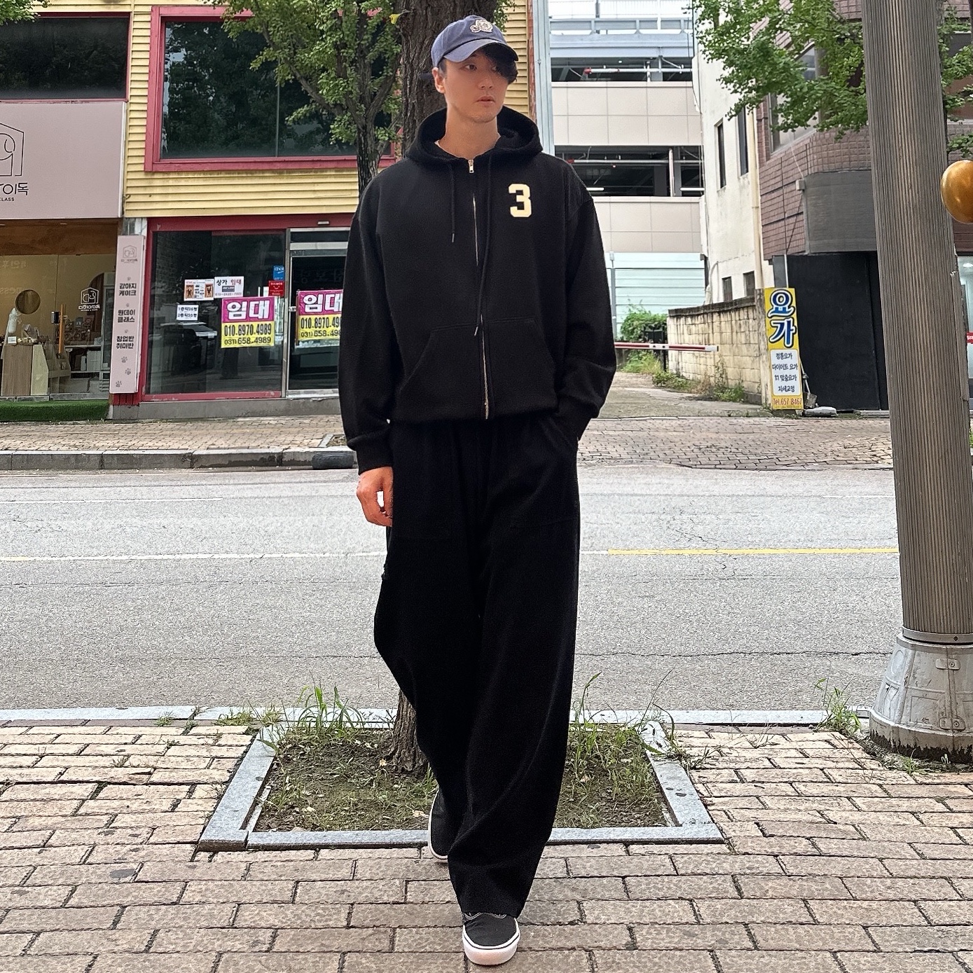 Vans ComfyCush Old Skool Black True white 착용 스타일
