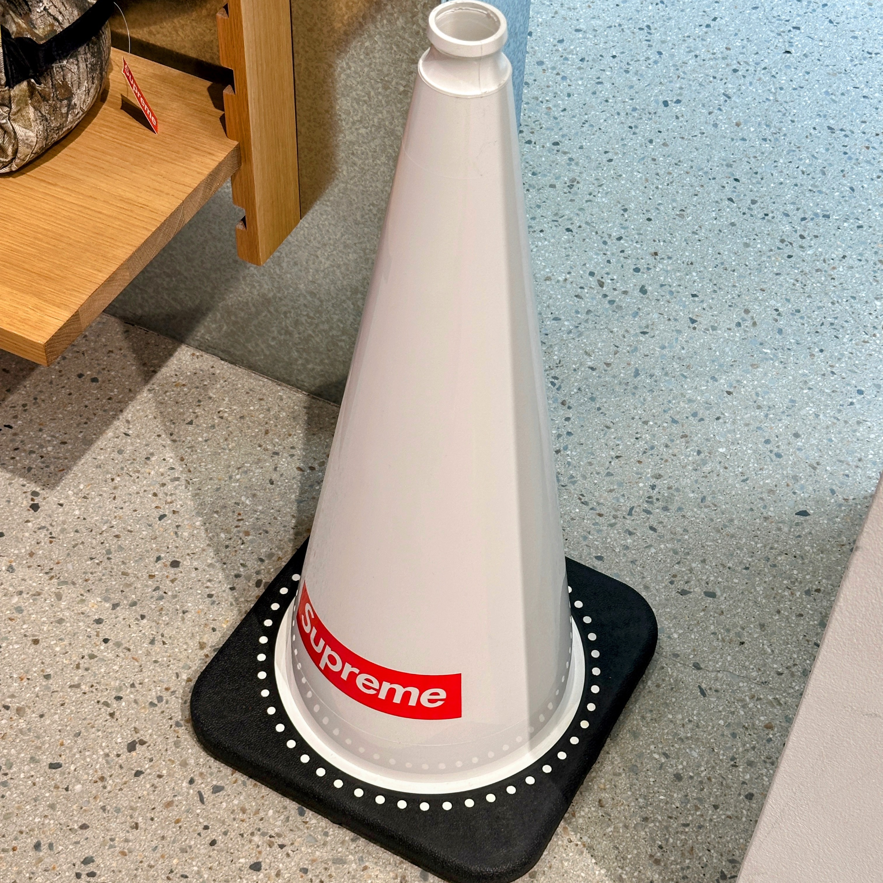 Supreme Traffic Cone White - 25FW 착용 스타일