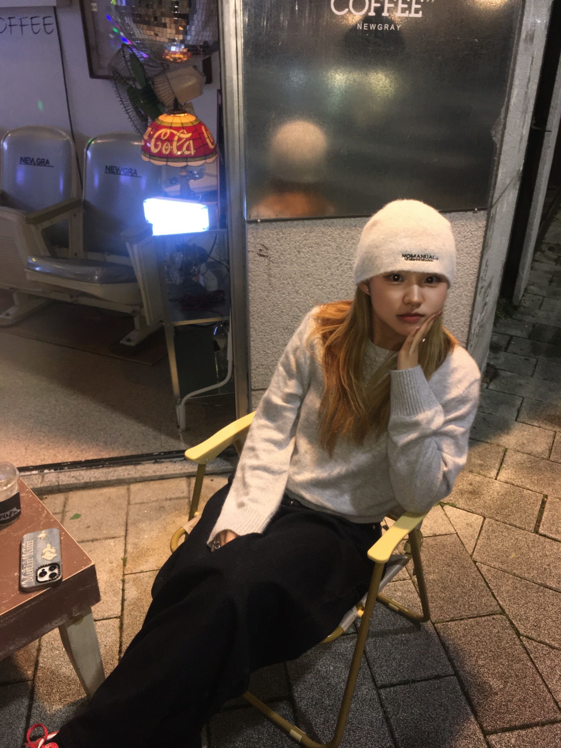 NOMANUAL NM Hairy Beanie Light Gray, Casetify x Matin Kim iPhone Destroyed Denim Magsafe Mirror Case Silver 착용 스타일 - 1