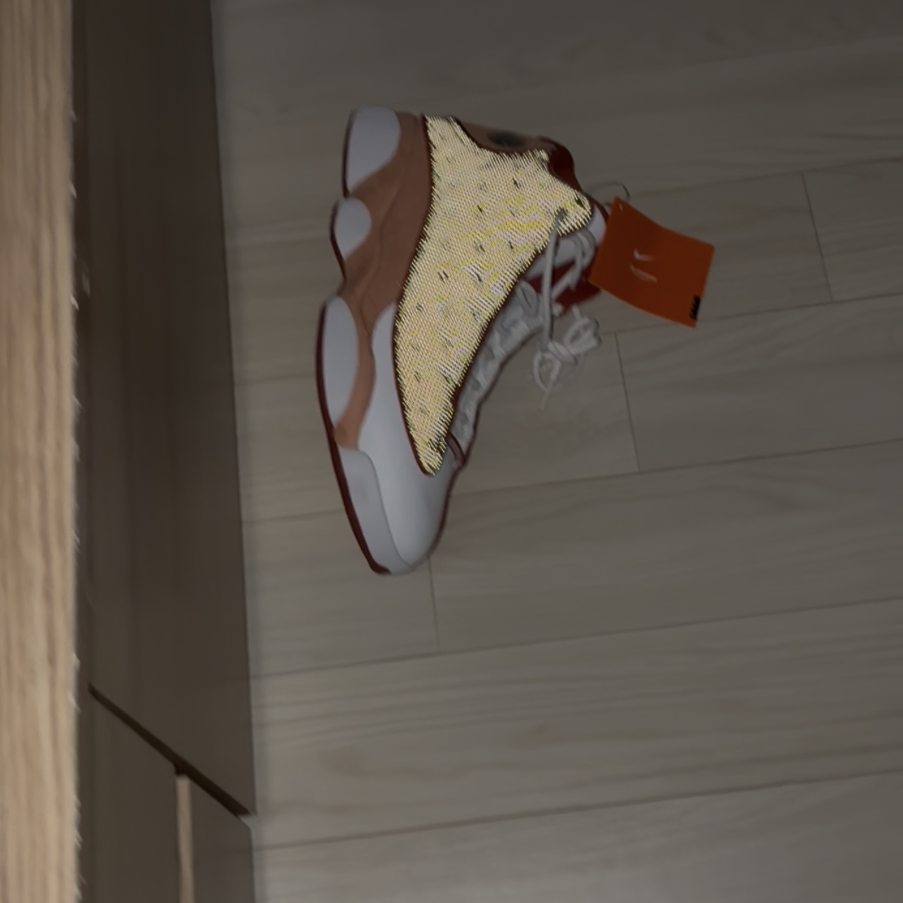 Jordan 13 Retro Dune Red 착용 스타일 - 4