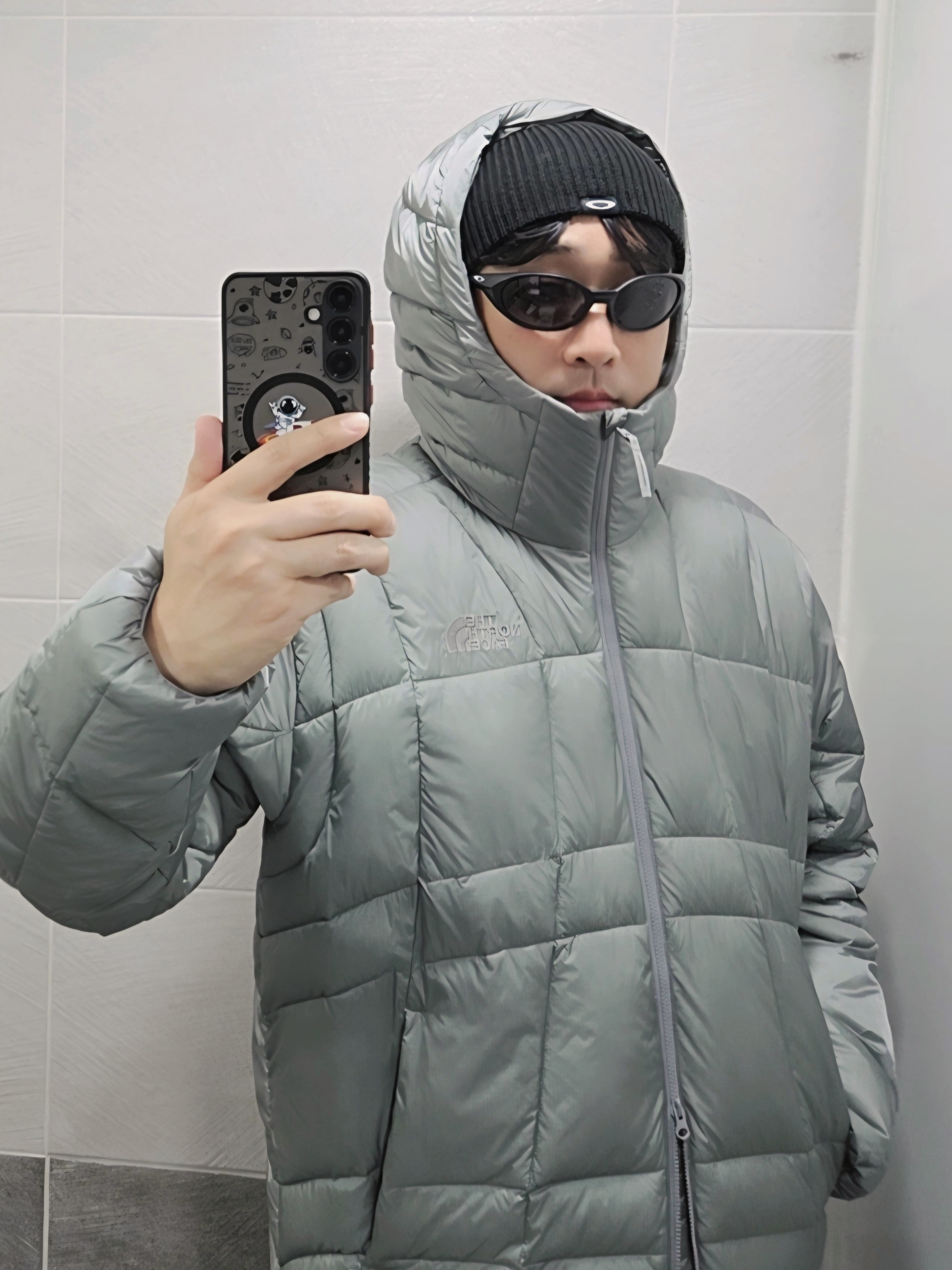 Oakley Session Beanie Blackout, Oakley Eye Jacket Redux Matte Black Frame Prizm Grey Lenses High Bridge Fit 착용 스타일