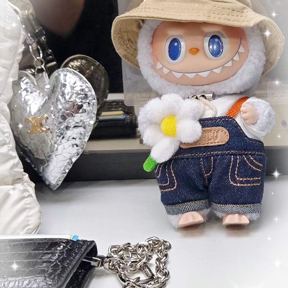 Pop Mart Fall In Wild Labubu Series Toy Keyring 착용 스타일