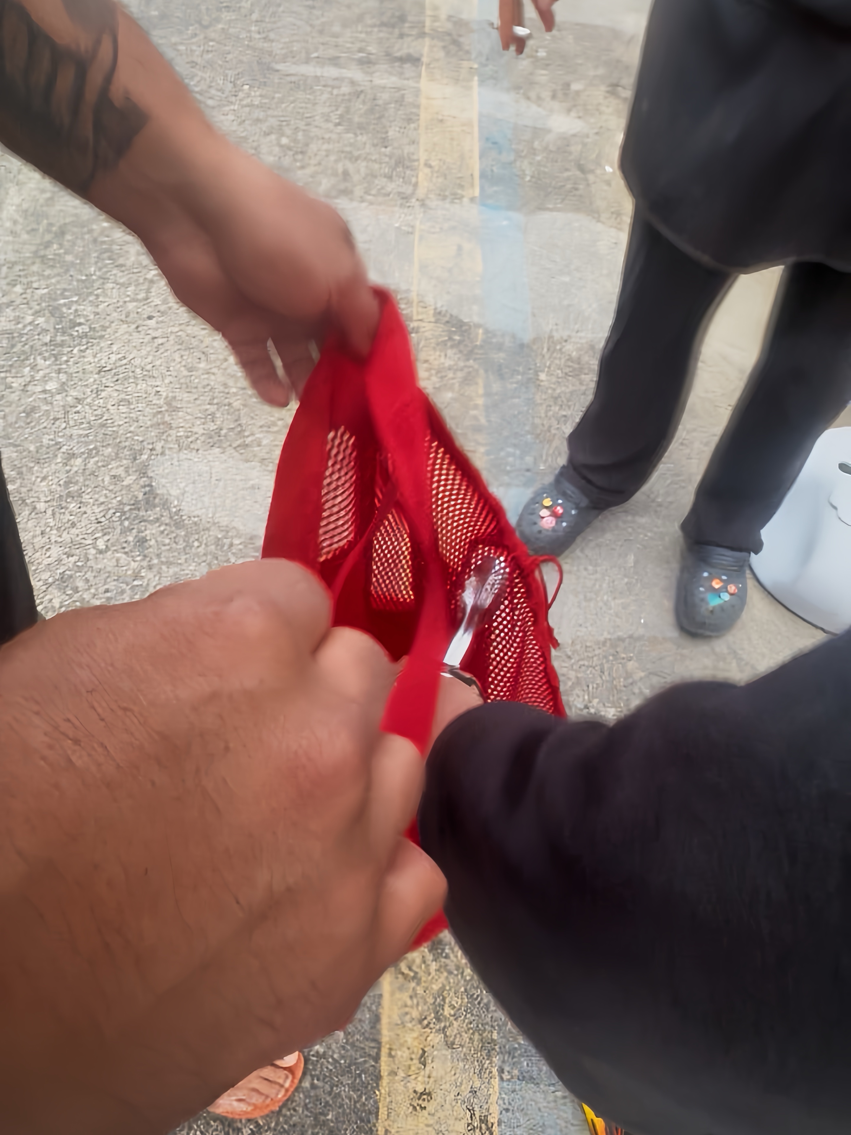 Supreme x Cressi Snorkel Set Red - 19SS, Nike x Drake Nocta Swim Fins Black 착용 스타일 - 4