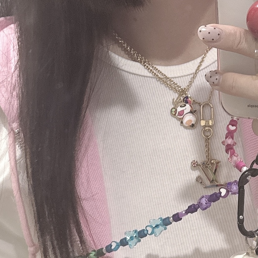 (W) Louis Vuitton x Murakami Takashi Superflat Necklace Multicolor 착용 스타일