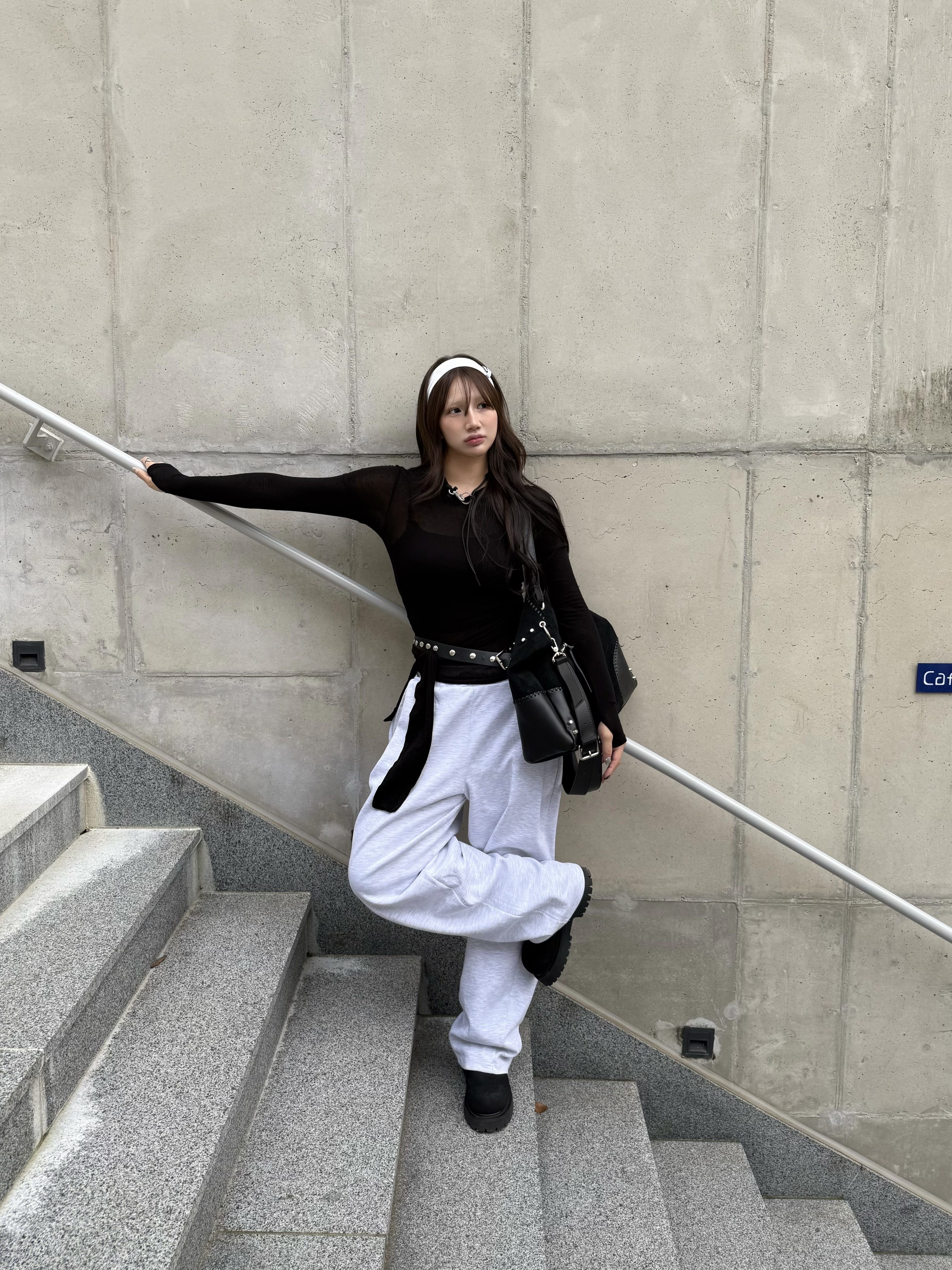 Knitted Curved Training Pants Melange White 착용 스타일 - 6