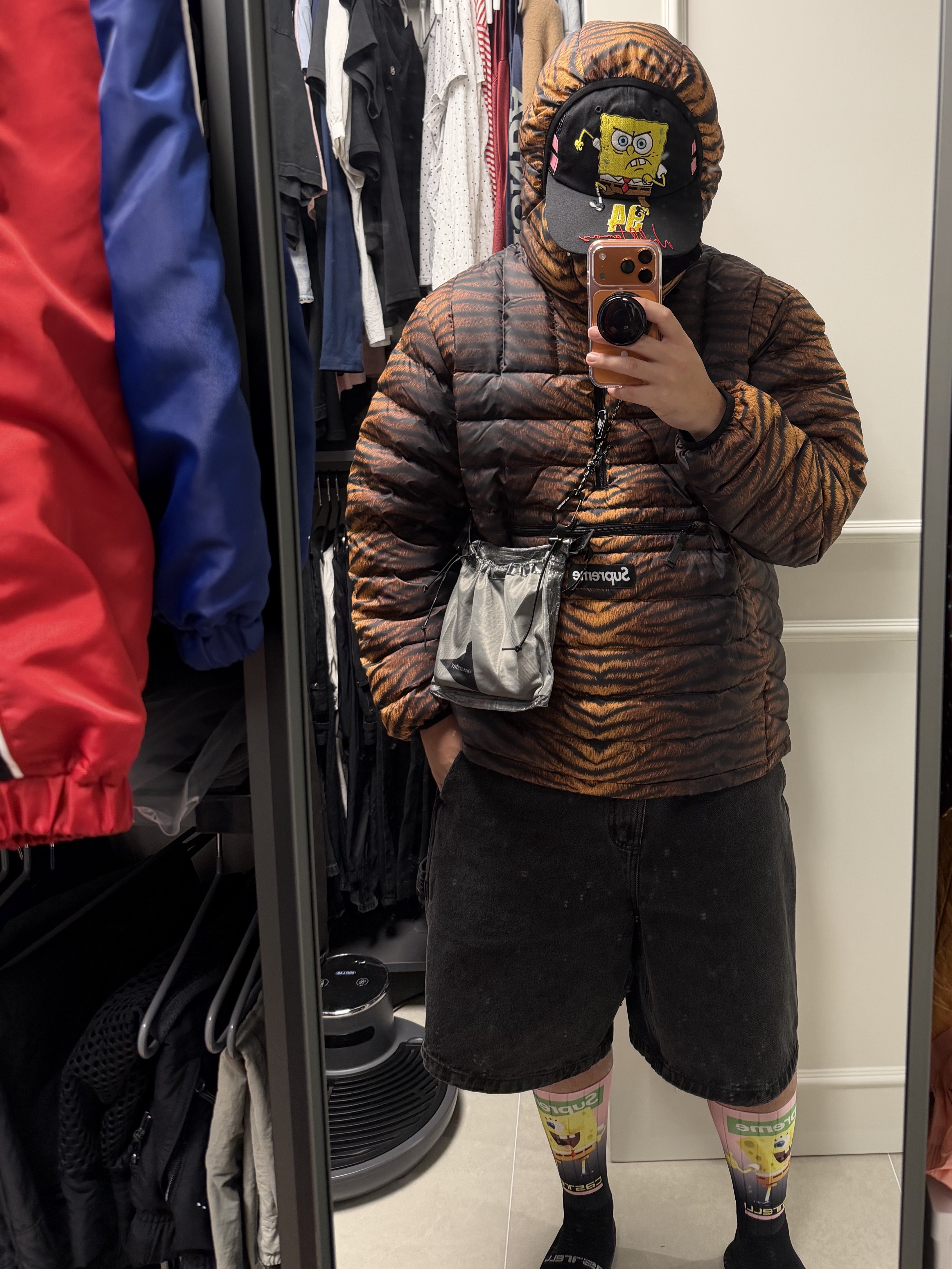 Supreme Micro Down Half Zip Hooded Pullover Tiger - 25FW, And Wander UL Sacoche with Dyneema Charcoal 착용 스타일