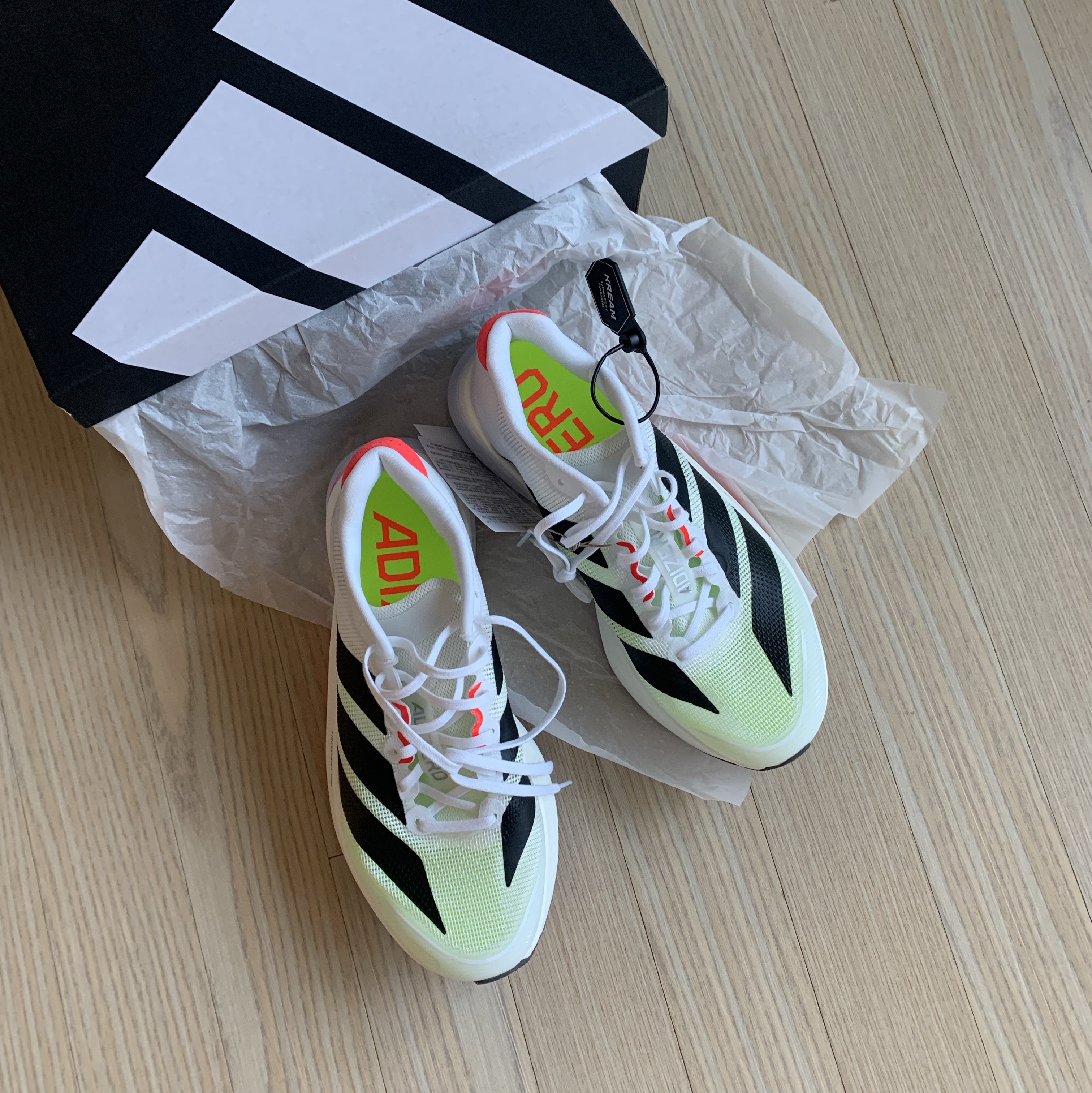 Adidas Adizero Boston 13 Cloud White Core Black 착용 스타일 - 1