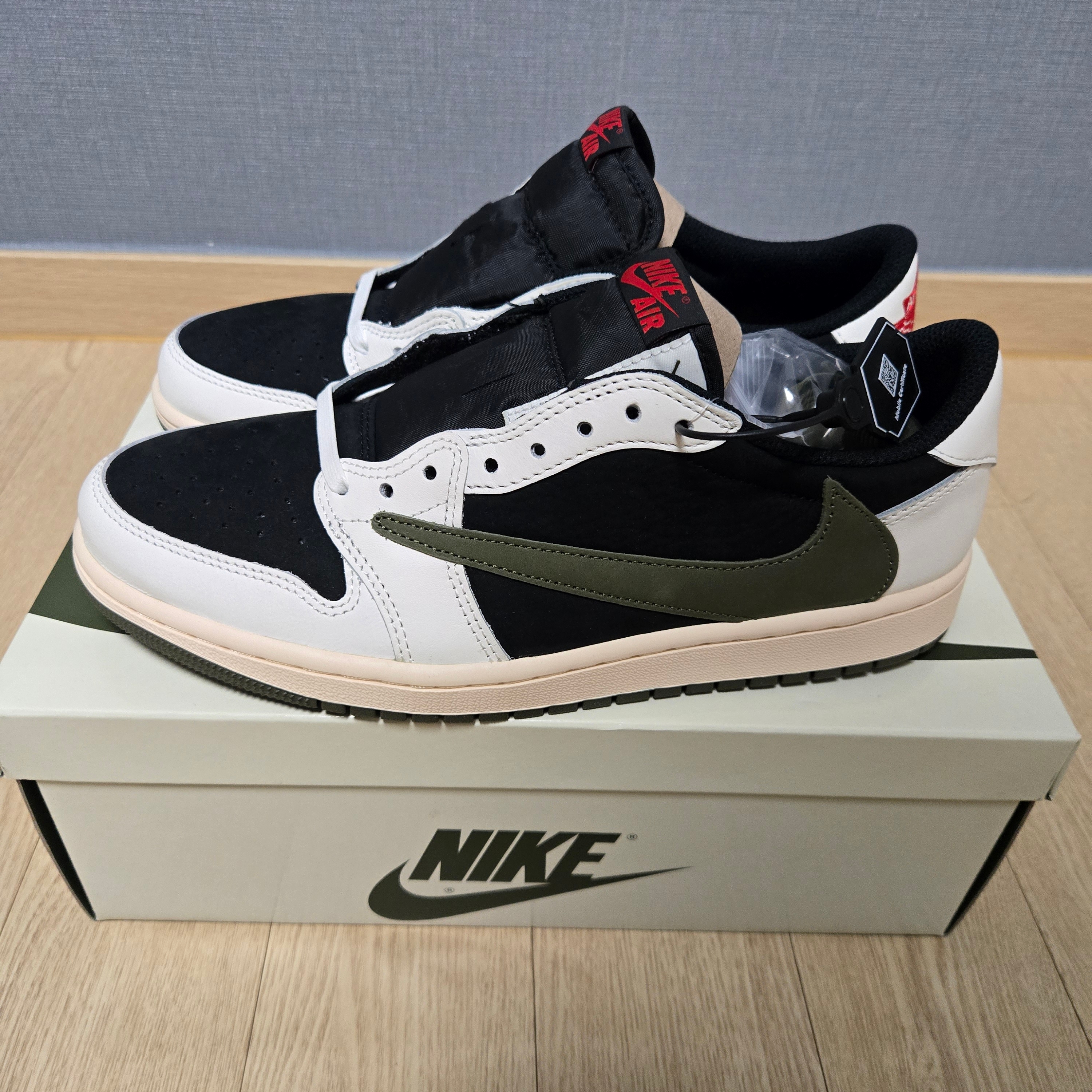 (W) Jordan 1 x Travis Scott Retro Low OG SP Medium Olive 착용 스타일 - 1