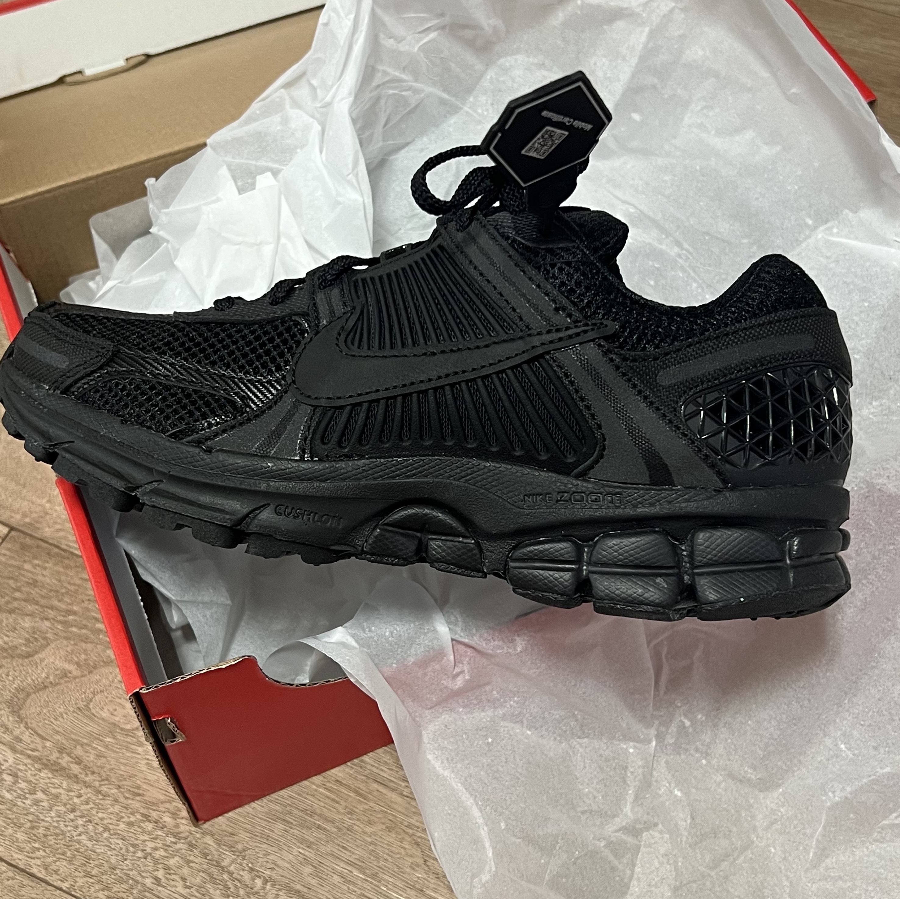 Nike Zoom Vomero 5 SP Black 착용 스타일