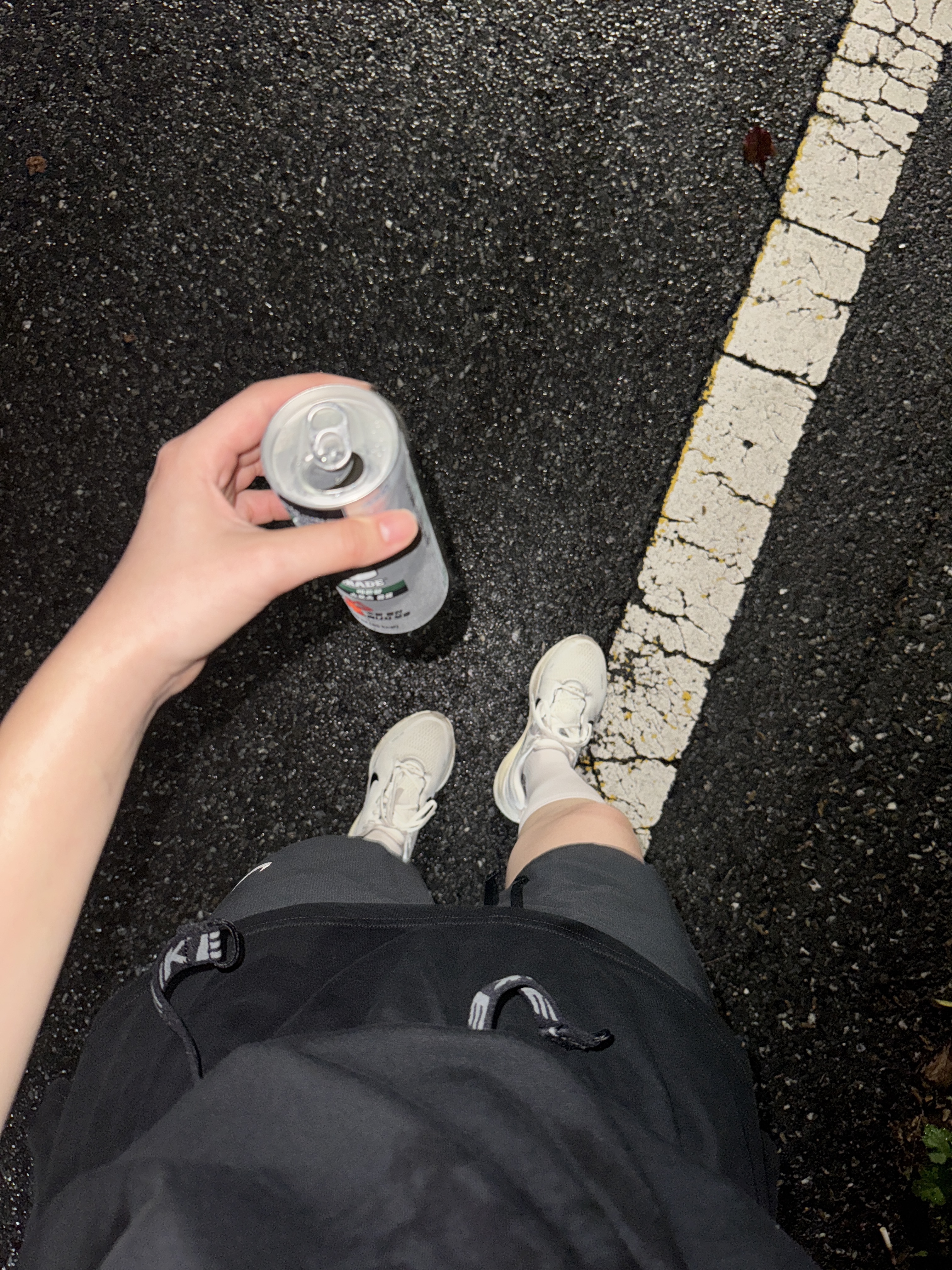 (W) Nike Vomero 18 Summit White Coconut Milk, Nike Dri-Fit Stride 5 Inch Brief Lined Running Shorts Black - Asia 착용 스타일 - 1