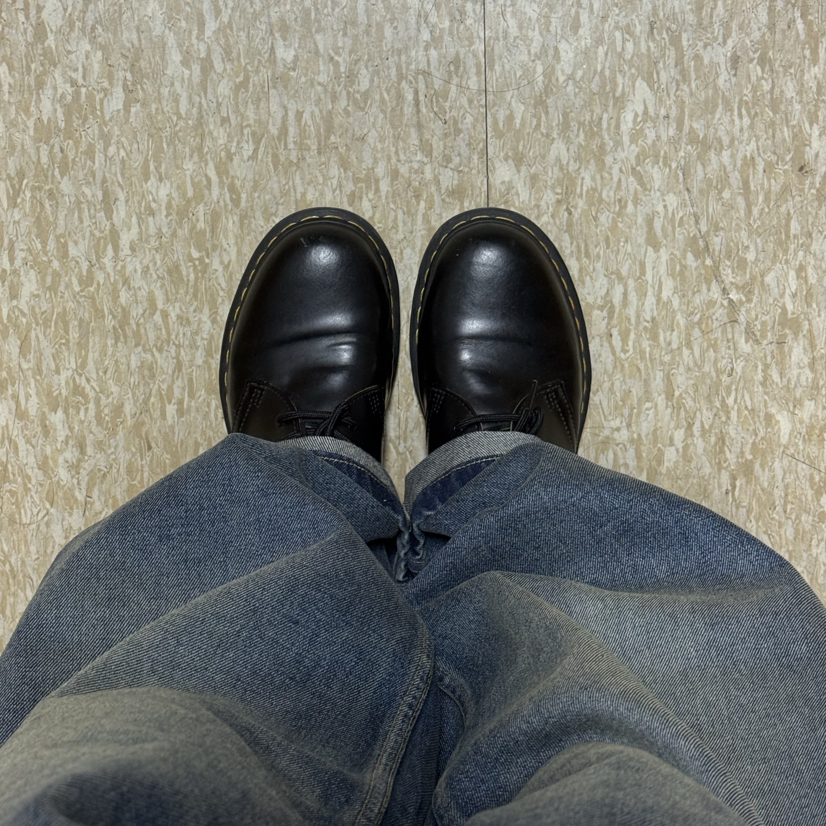 Carhartt WIP Brandon Pants Blue Worn Washed 착용 스타일 - 2