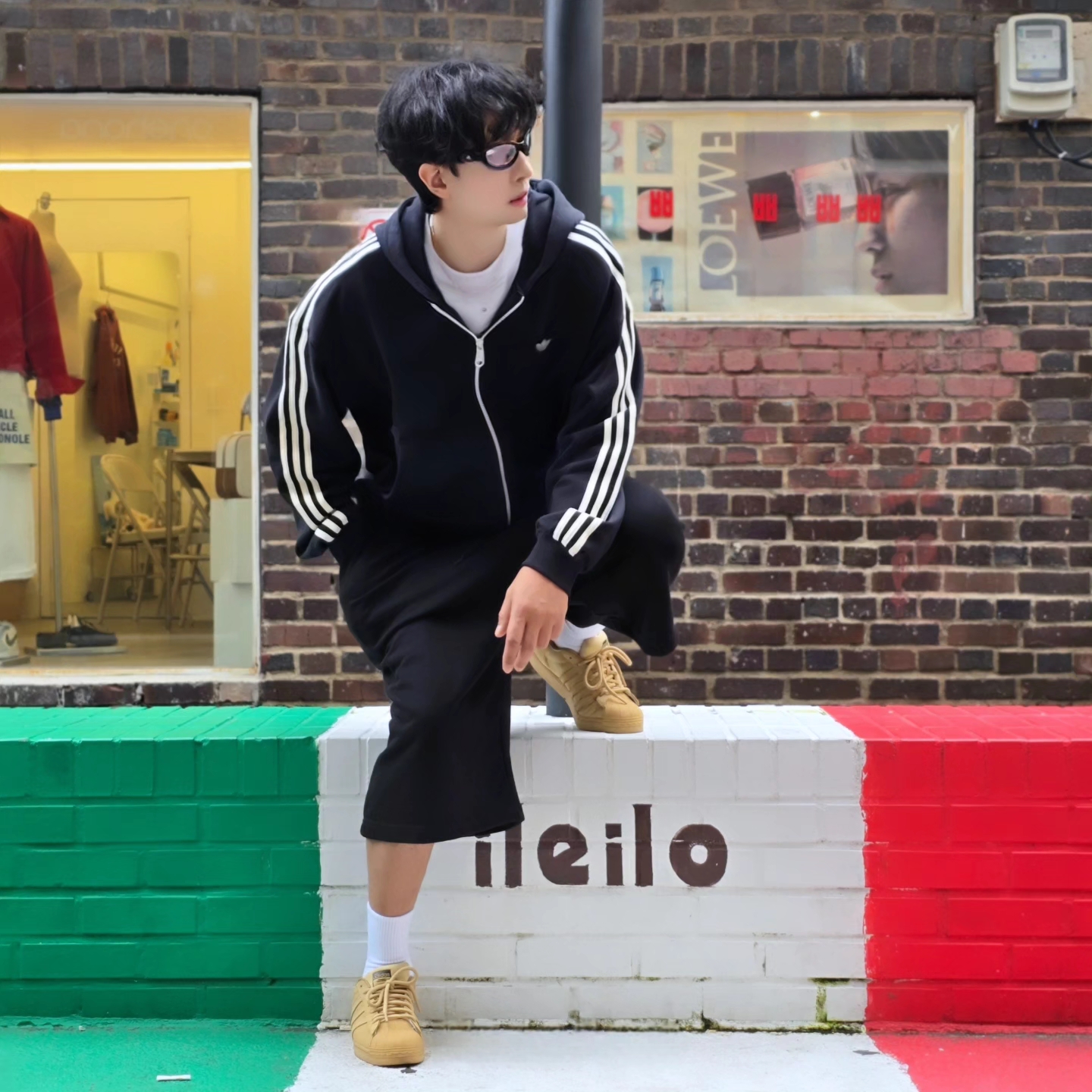 Adidas 3-Stripes Full-Zip Hoodie Black Cream White - KR Sizing, Adidas 3-Stripes Full-Zip Hoodie Black Cream White - US Sizing 착용 스타일 - 2