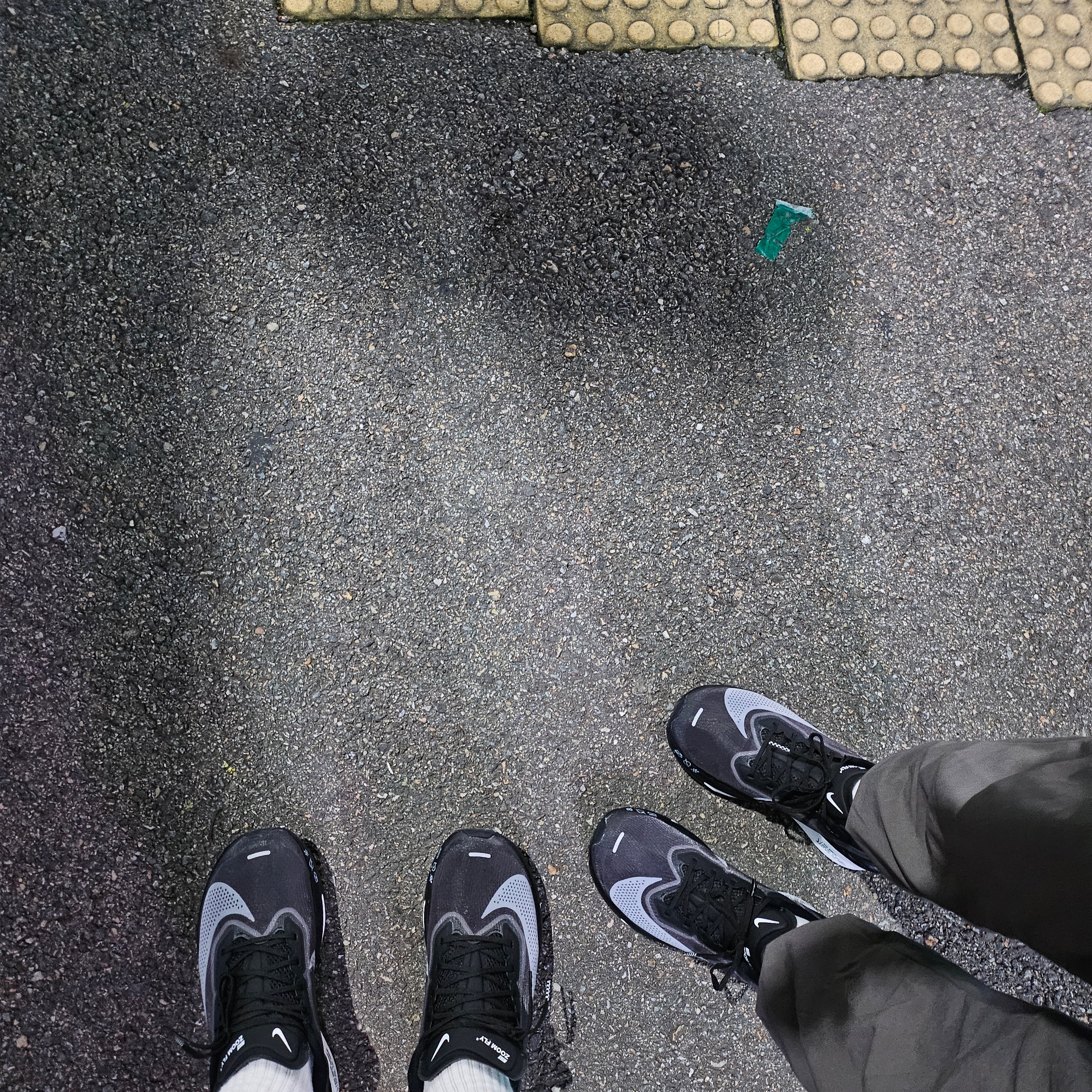 Nike Zoom Fly 6 Black Light Smoke Grey 착용 스타일