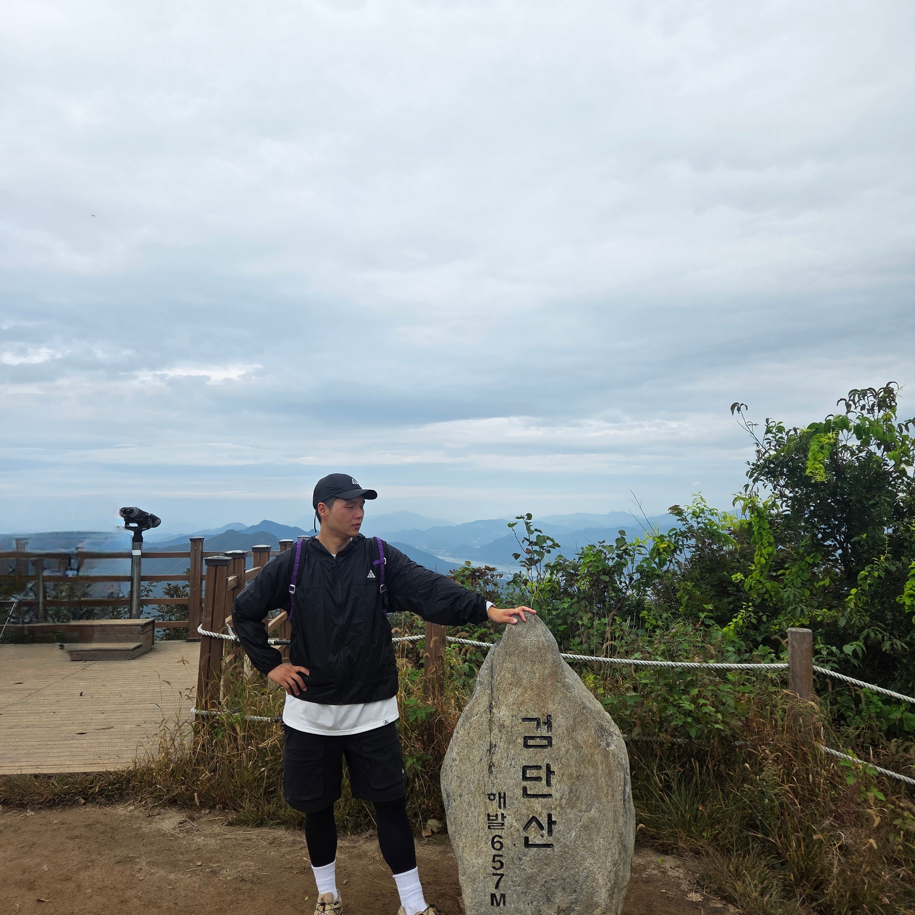 Nike ACG Cinder Cone Windproof Jacket Black Anthracite - Asia 착용 스타일