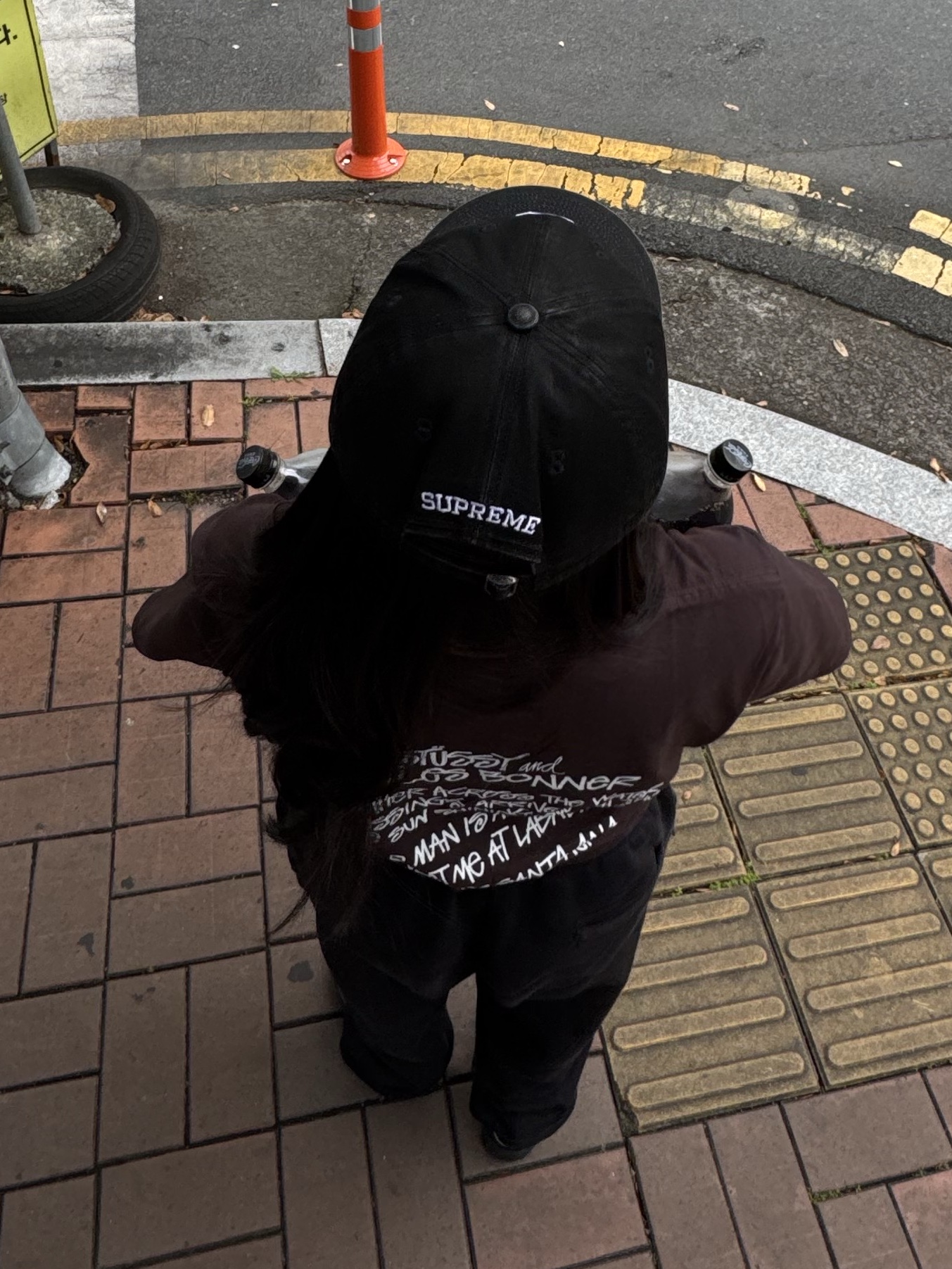Stussy x Wales Bonner Ocean Song T-Shirt Brown, Supreme Pigment Coated S Logo 6-Panel Black - 25SS 착용 스타일