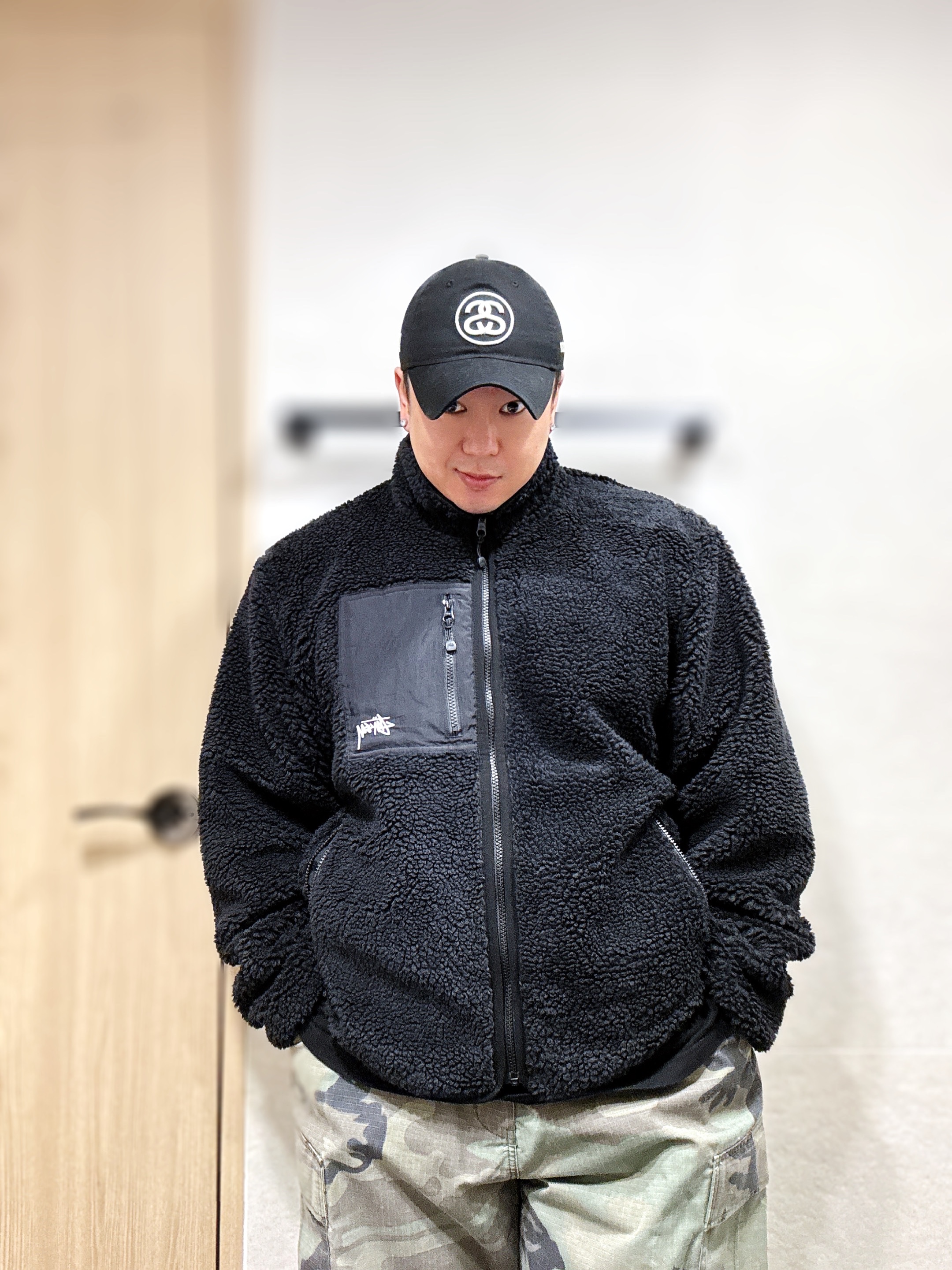 Stussy Sherpa Reversible Jacket Black, Stussy SS Link 9Twenty Cap Black 착용 스타일