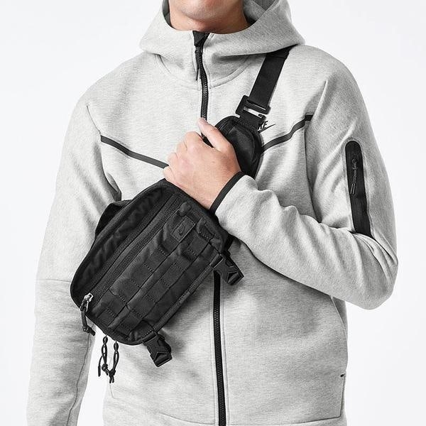 Nike NSW RPM Waistpack Black 착용 스타일 - 6