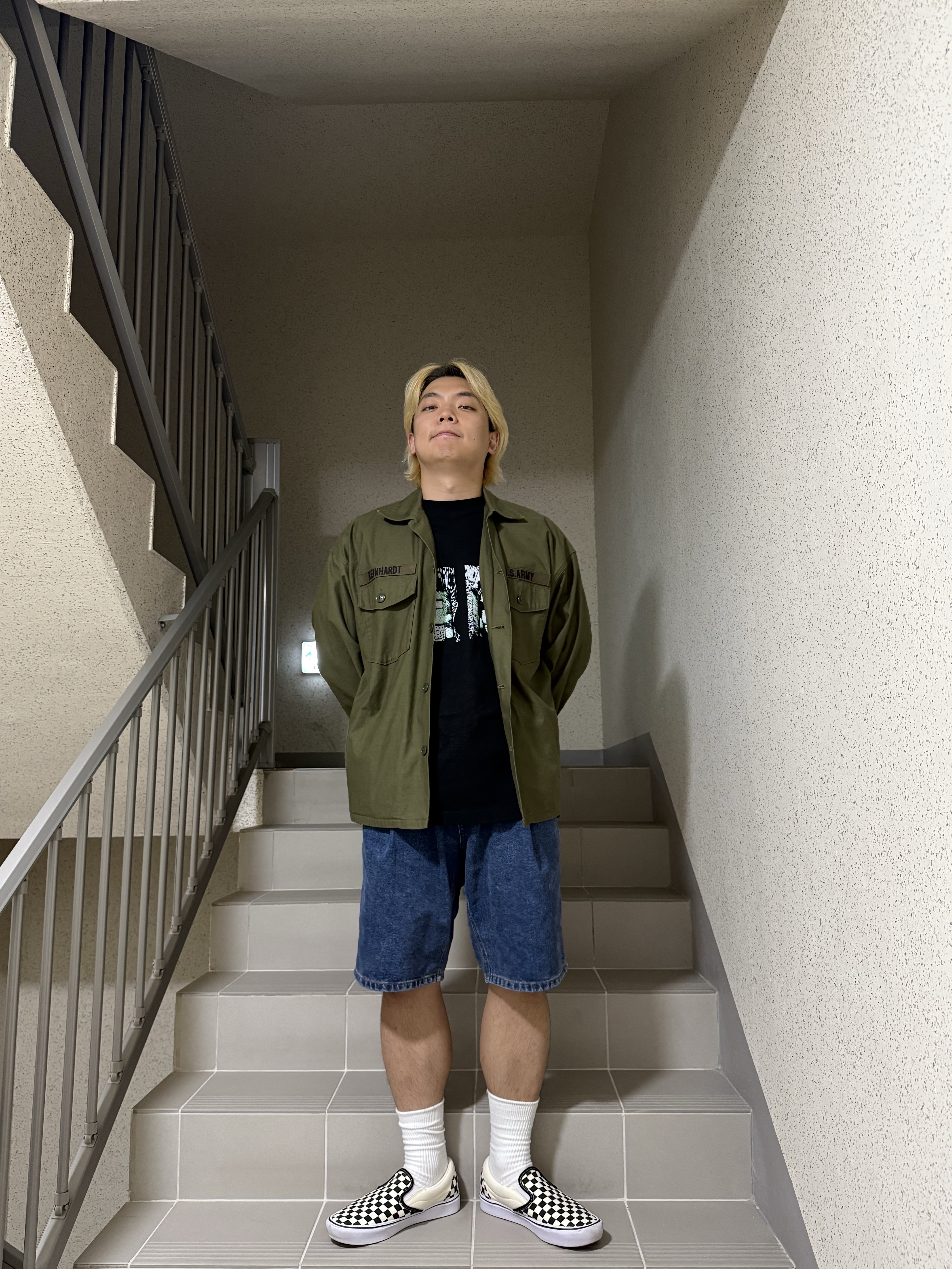 Vans Slip-On ComfyCush Checkerboard, Marka Utility Shirt Olive 착용 스타일 - 4