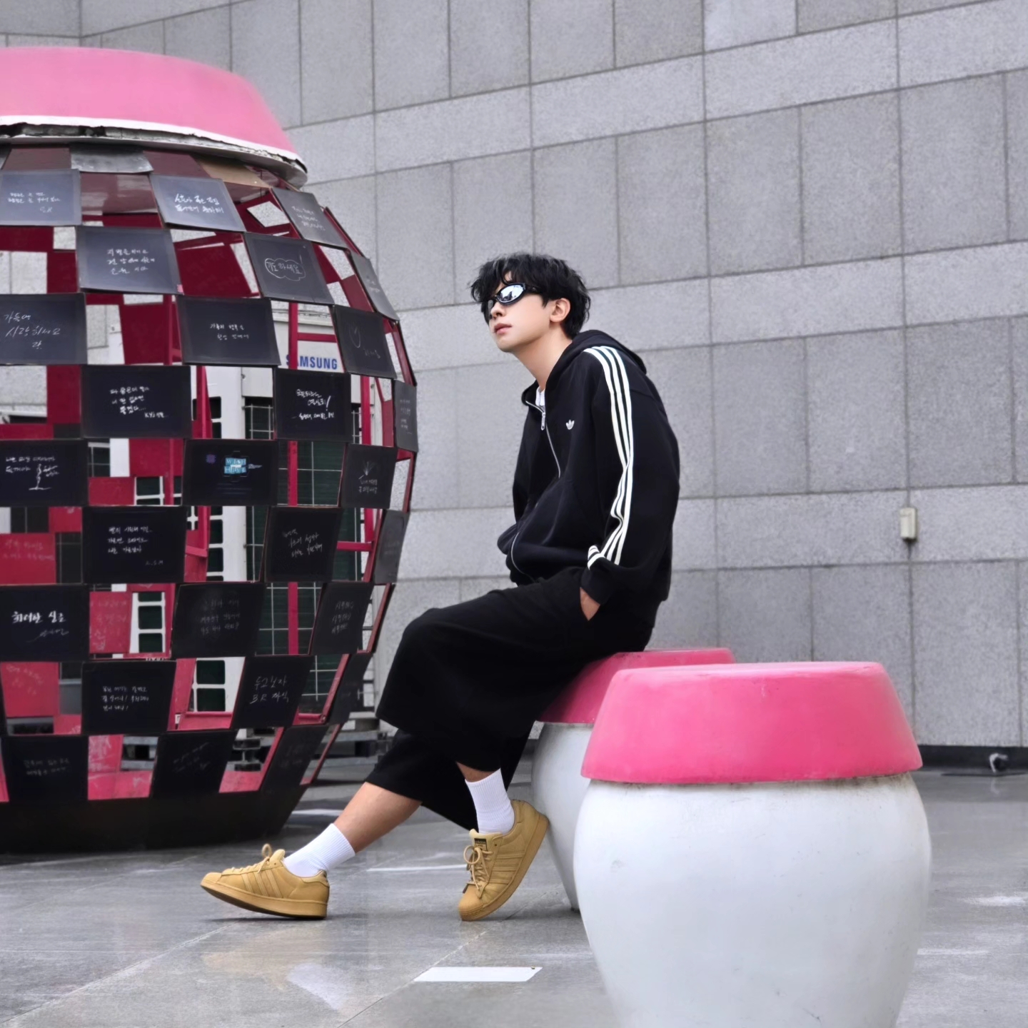 Adidas 3-Stripes Full-Zip Hoodie Black Cream White - KR Sizing, Adidas 3-Stripes Full-Zip Hoodie Black Cream White - US Sizing 착용 스타일 - 1