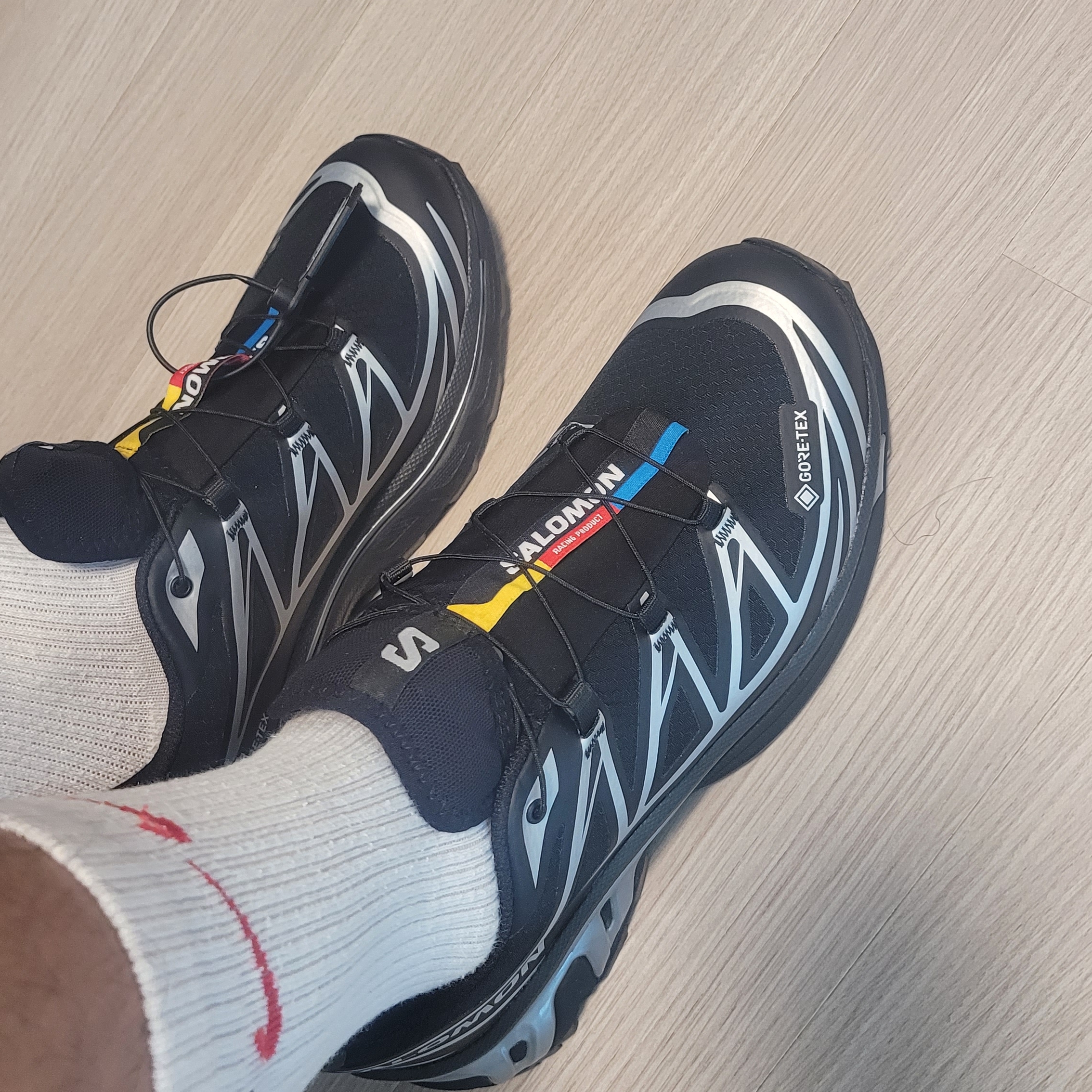 Salomon XT-6 GTX Black Silver 착용 스타일