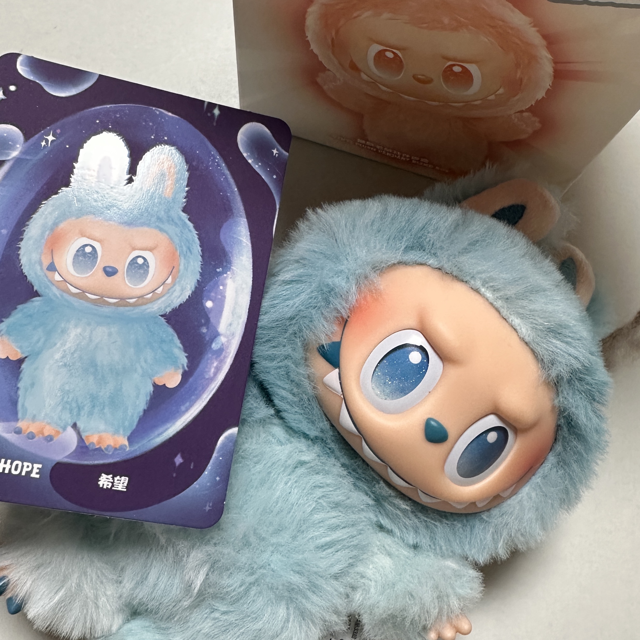 Pop Mart Labubu The Monsters Highlight Series Sealed Case (1 Blind Box), Pop Mart Skullpanda You Found Me ! Series Plush Doll Pendant Sealed Case (1 Blind Box) 착용 스타일 - 4