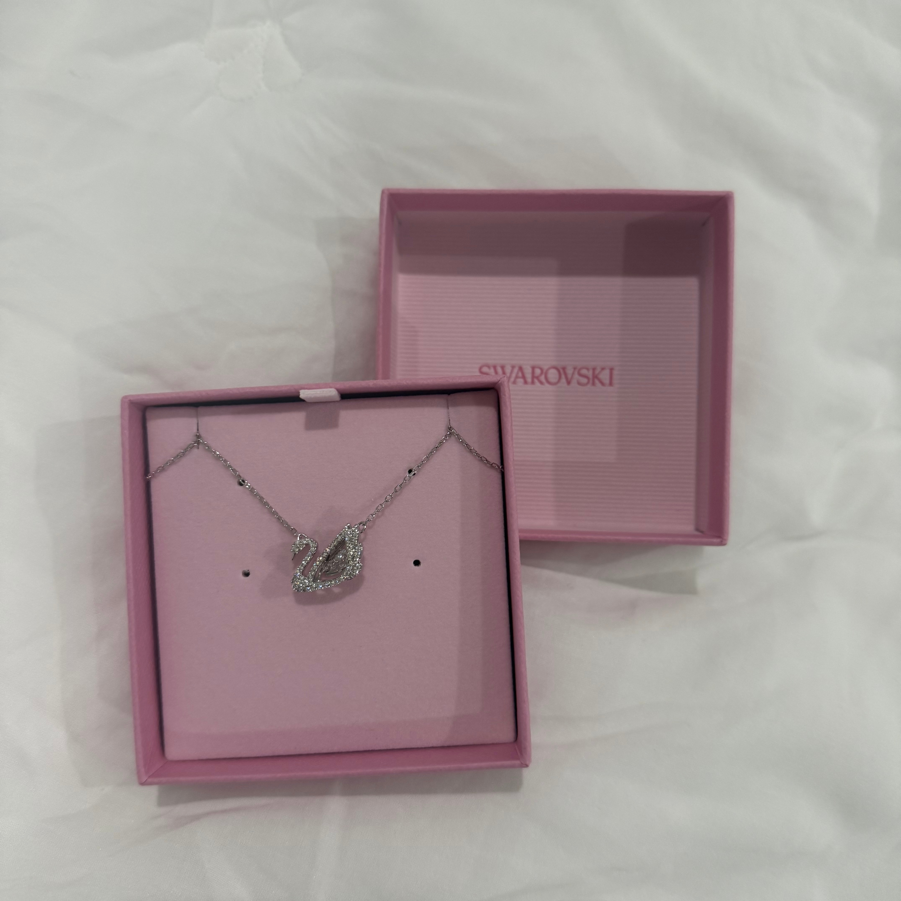 (W) Swarovski Dancing Swan Necklace White Rhodium Plated 착용 스타일 - 2