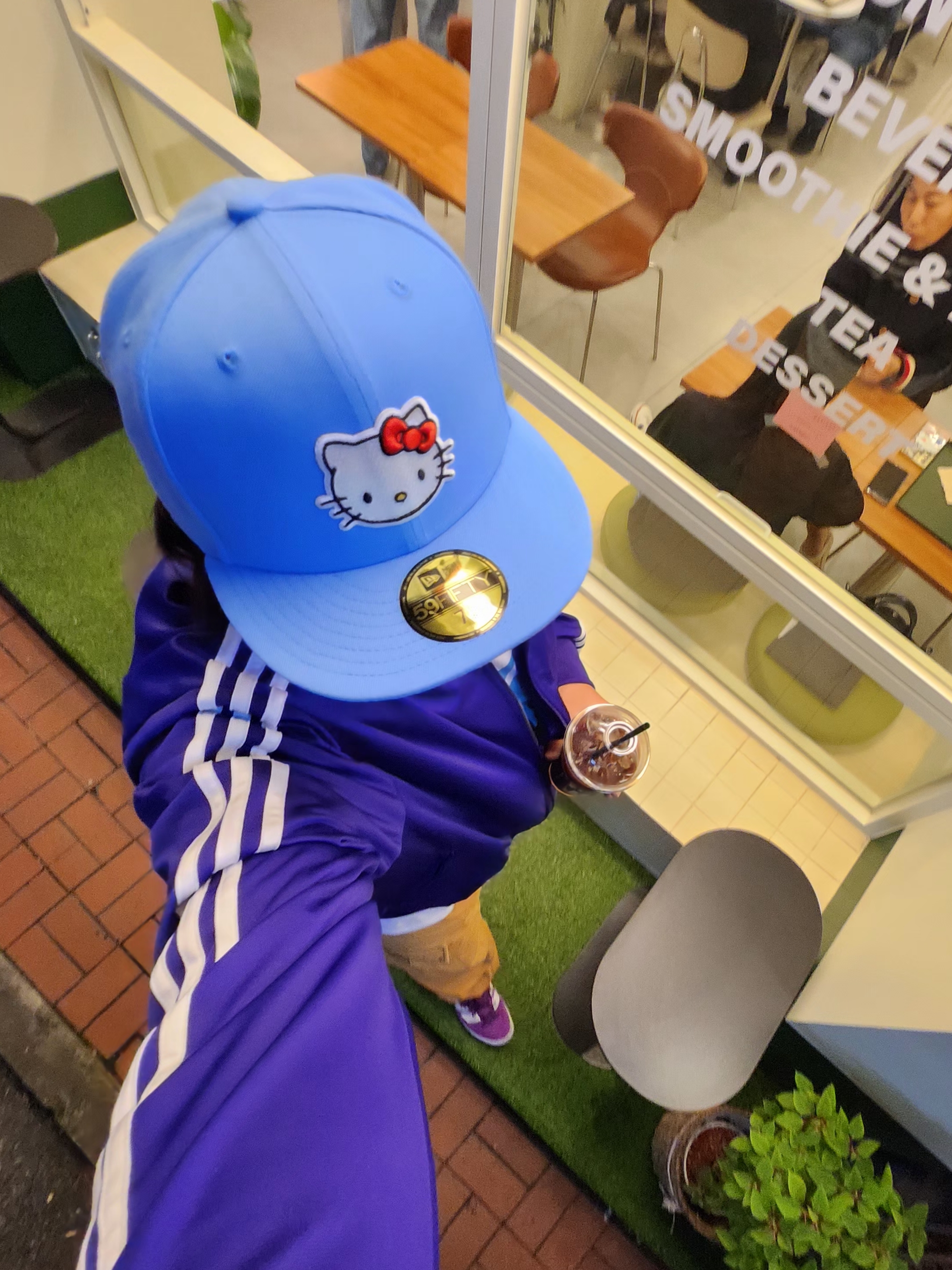 New Era x Hello Kitty Size Cap Radiant Blue, Adidas Adicolor Classic Firebird Track Top Collegiate Purple - KR Sizing 착용 스타일 - 2